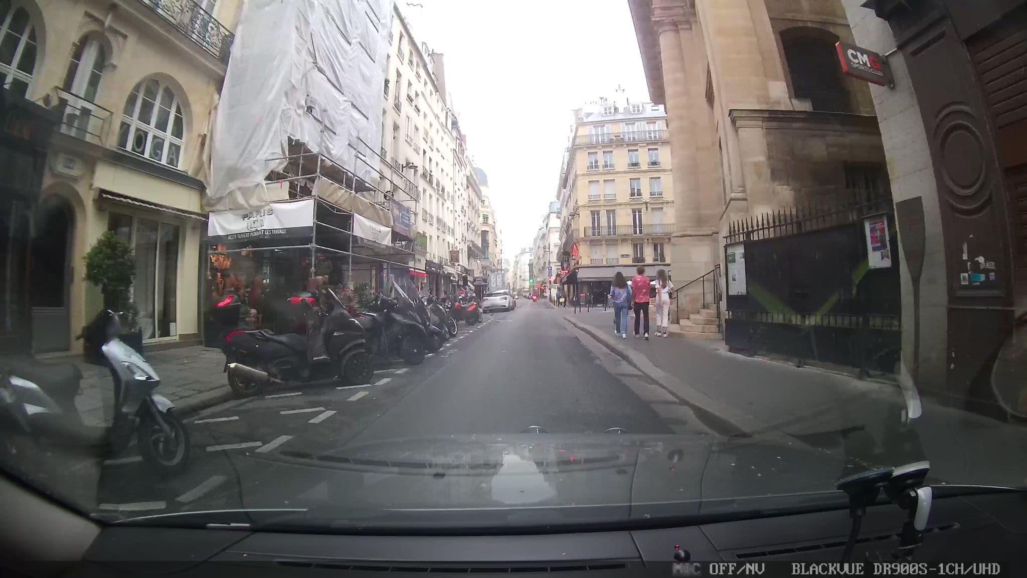 Street view near Studio Chez Lisa, Paris 01 Louvre — © grobin (CC BY-SA · Mapillary)