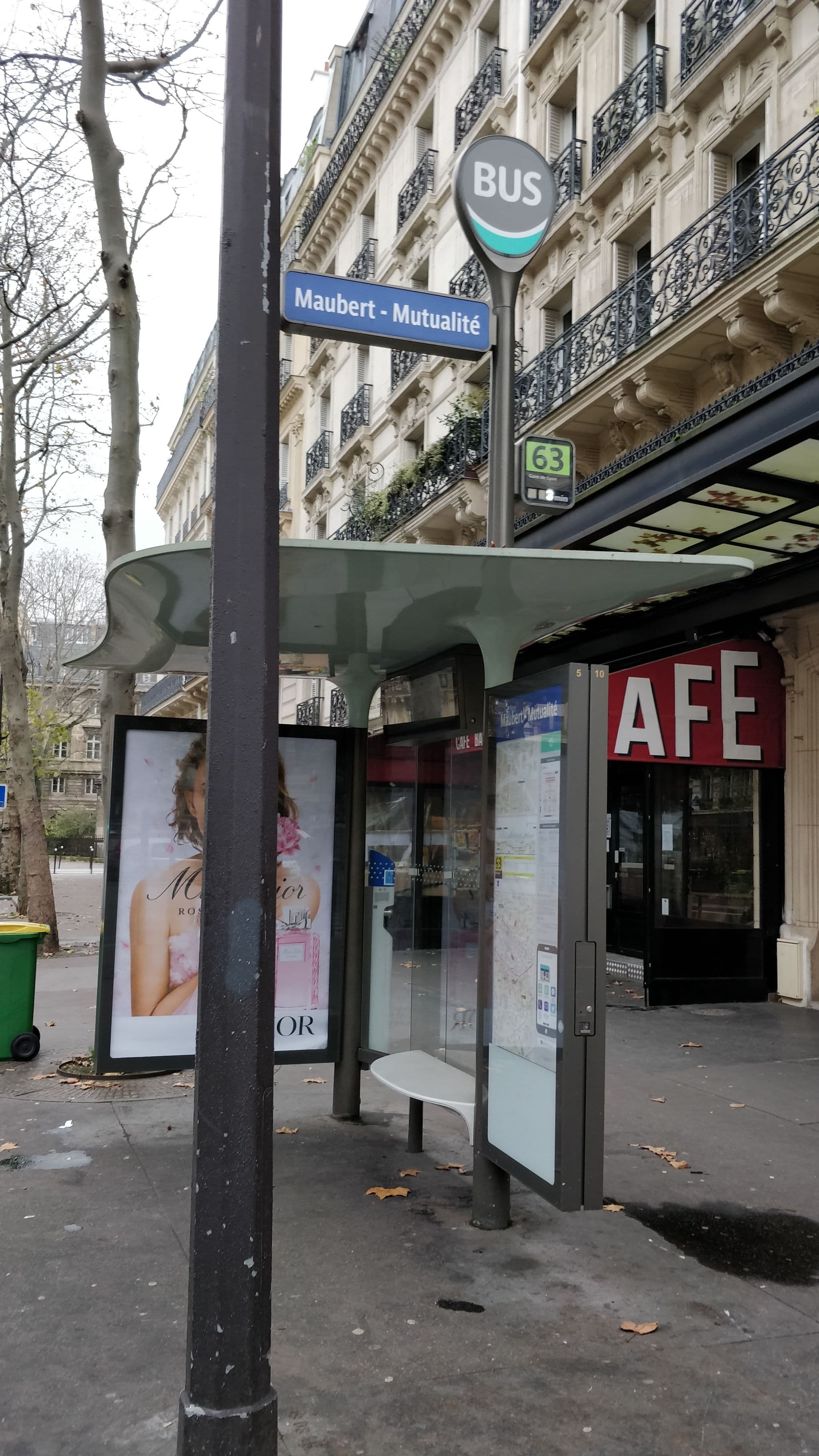 Street view near Kenzo's Kerstmisverblijf, Paris — © overflorian (CC BY-SA · Mapillary)