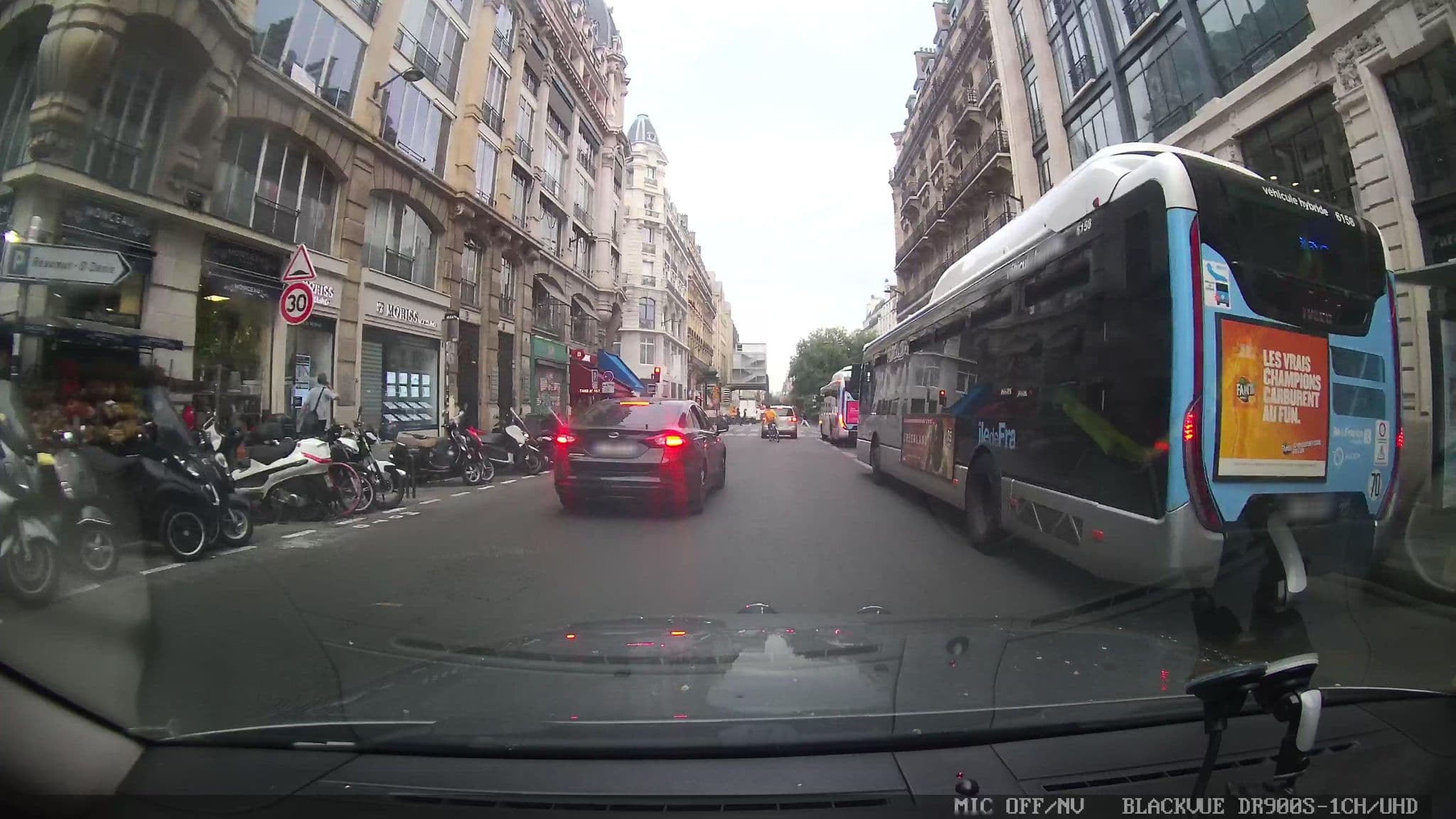 Street view near Shakira Palace B&B, Paris 02 Bourse — © grobin (CC BY-SA · Mapillary)