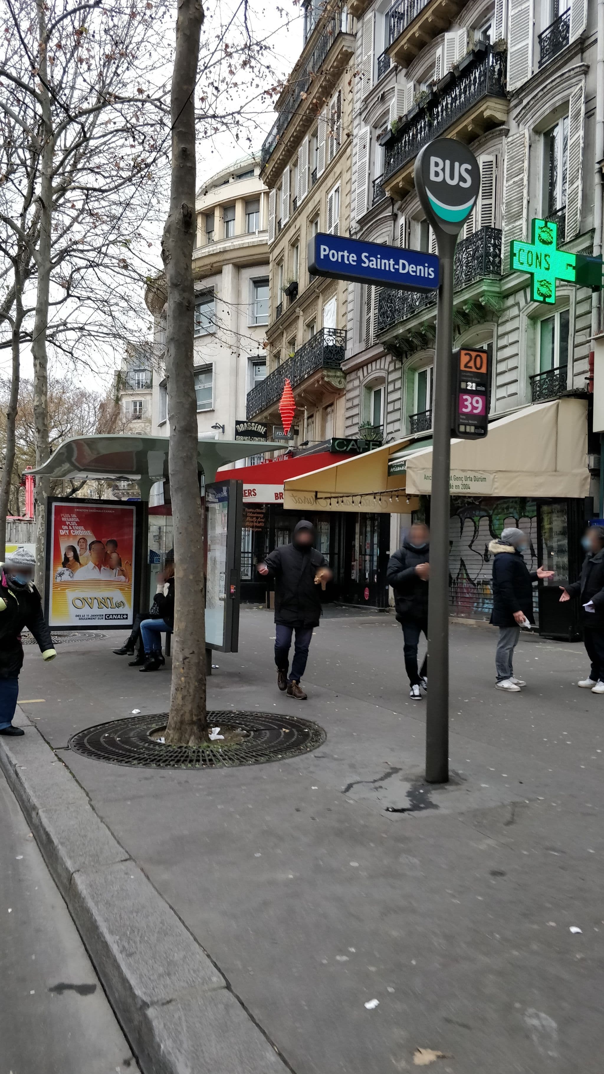 Street view near Chambre D'Hôte Paris Centre, Paris 10 Entrepôt — © overflorian (CC BY-SA · Mapillary)