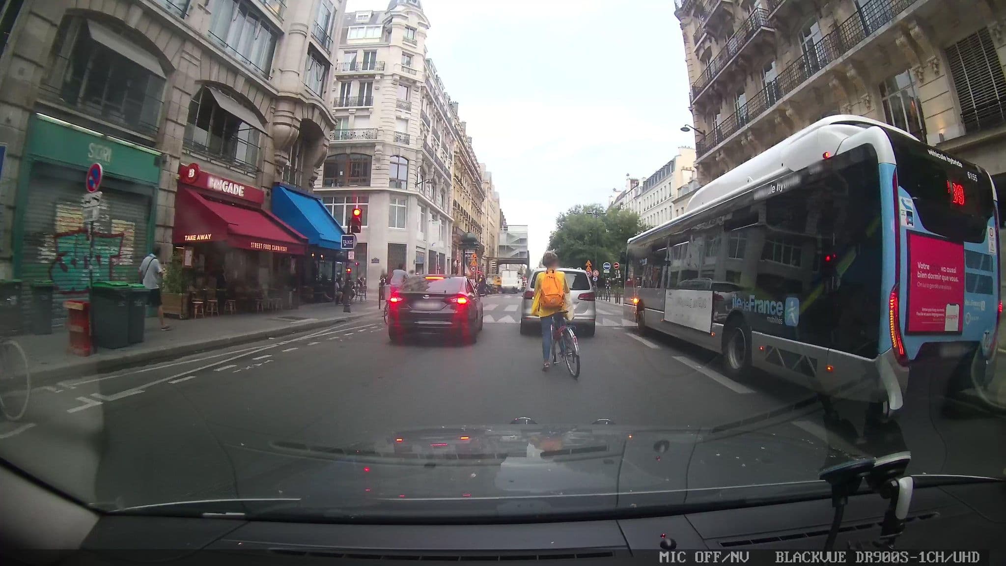Street view near Tinah Paris Hotel, Paris 02 Bourse — © grobin (CC BY-SA · Mapillary)