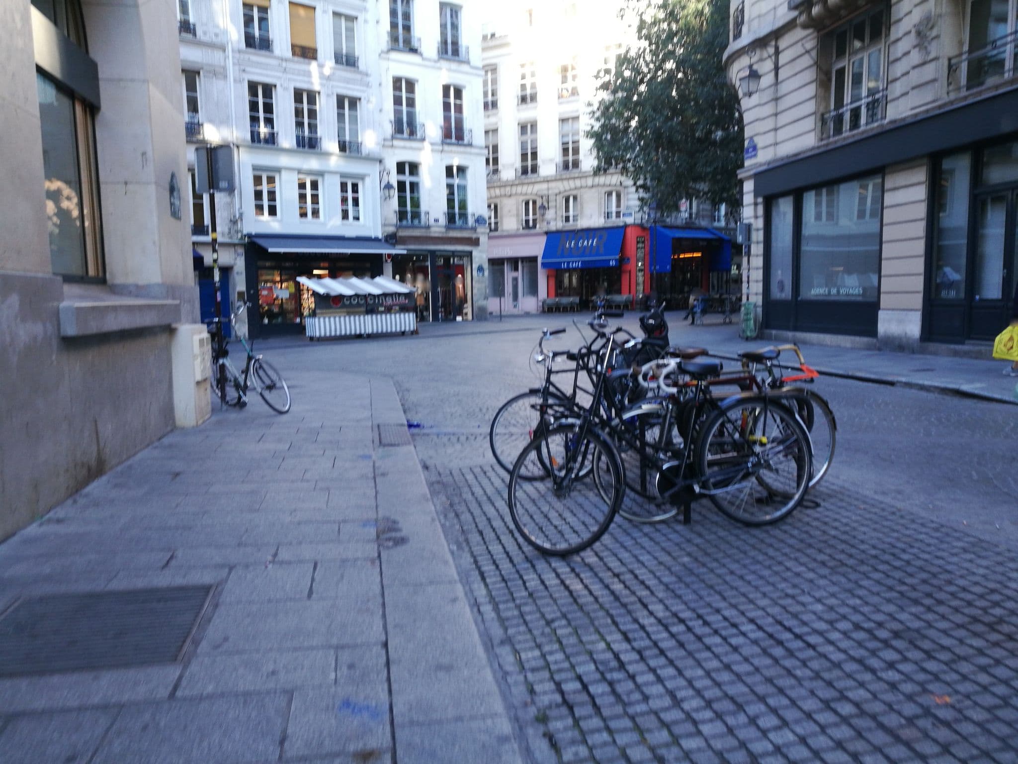 Street view near Paris Apartments Services, Paris 02 Bourse — © lga (CC BY-SA · Mapillary)