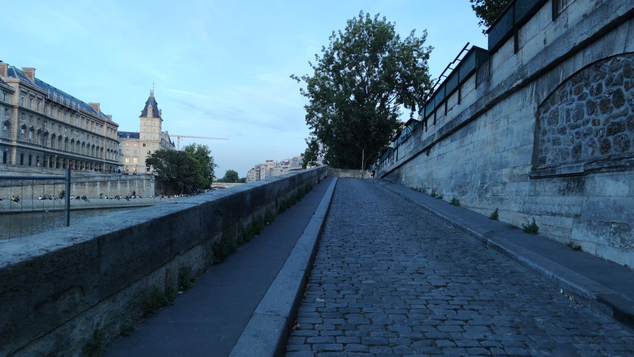 Street view near Apart'Hôtel Citadines, Paris 01 Louvre — © mrey (CC BY-SA · Mapillary)