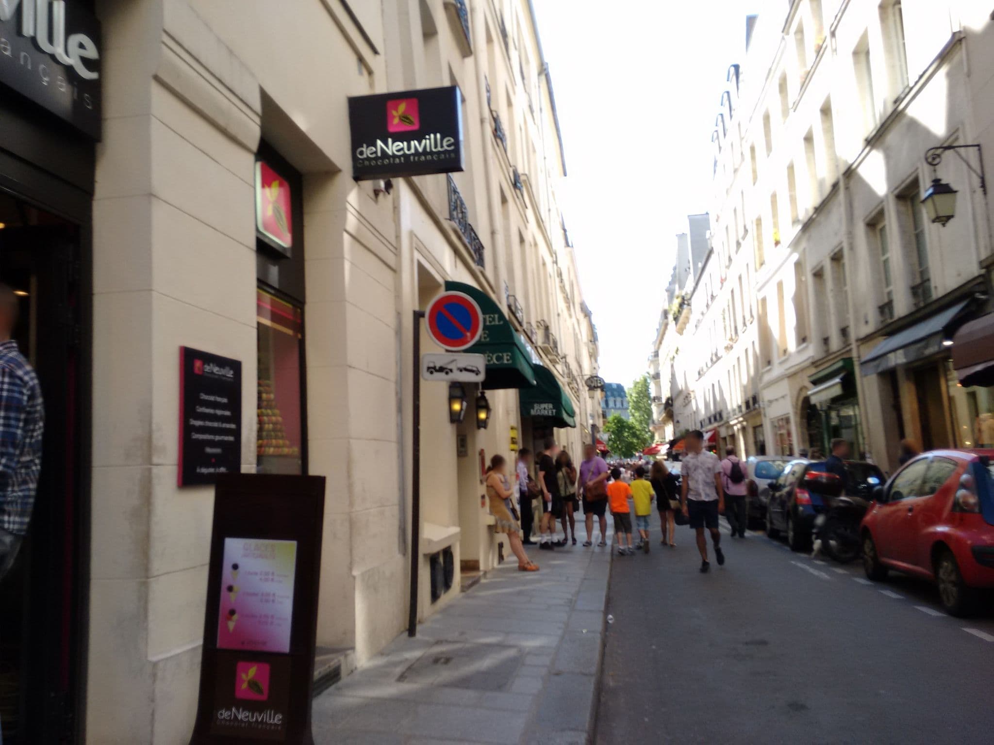 Street view near Nevonun Yeri :D, Paris — © jglacerda (CC BY-SA · Mapillary)