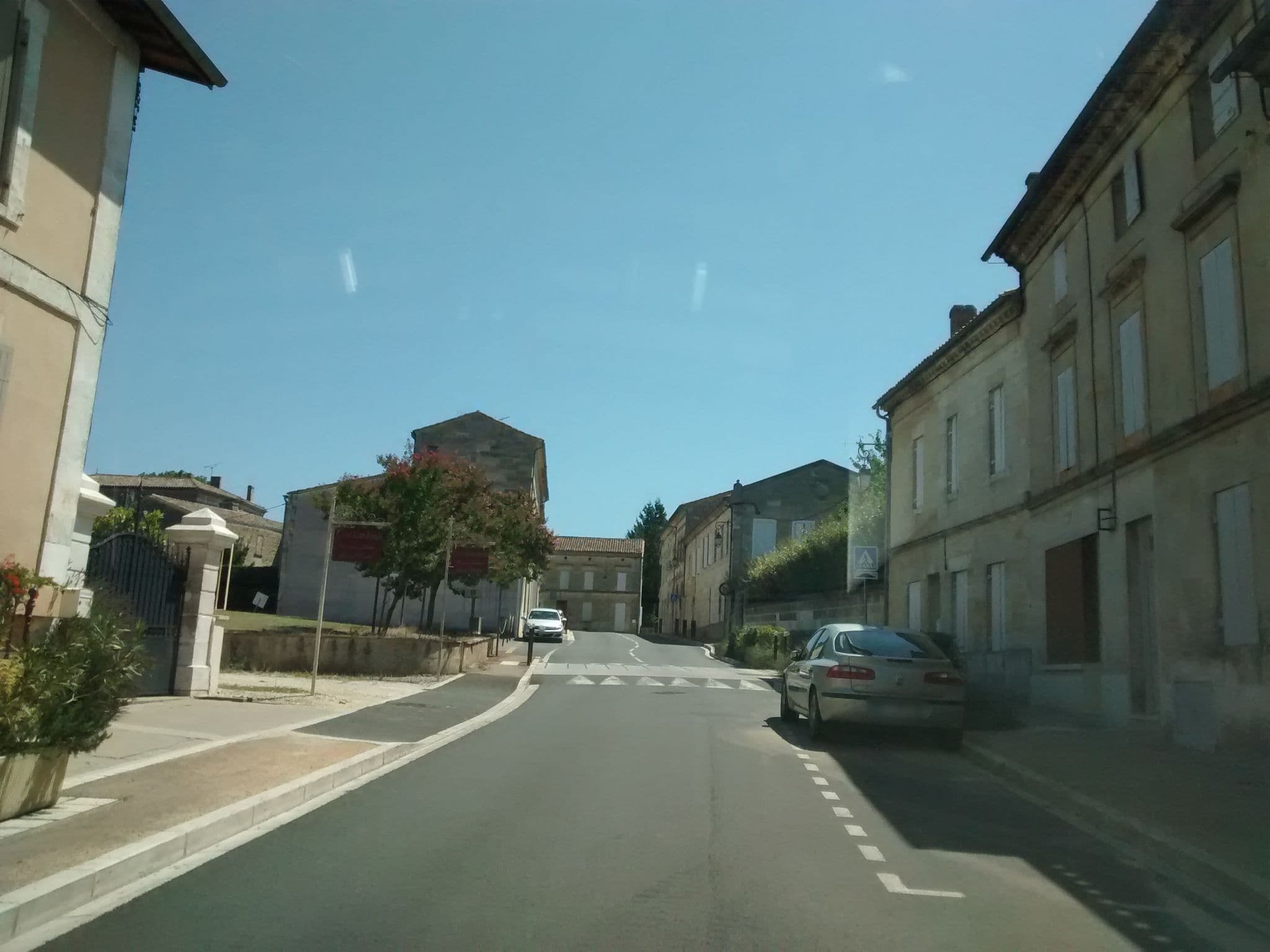 Street view near Saby Guest House, Montagne — © egofer (CC BY-SA · Mapillary)