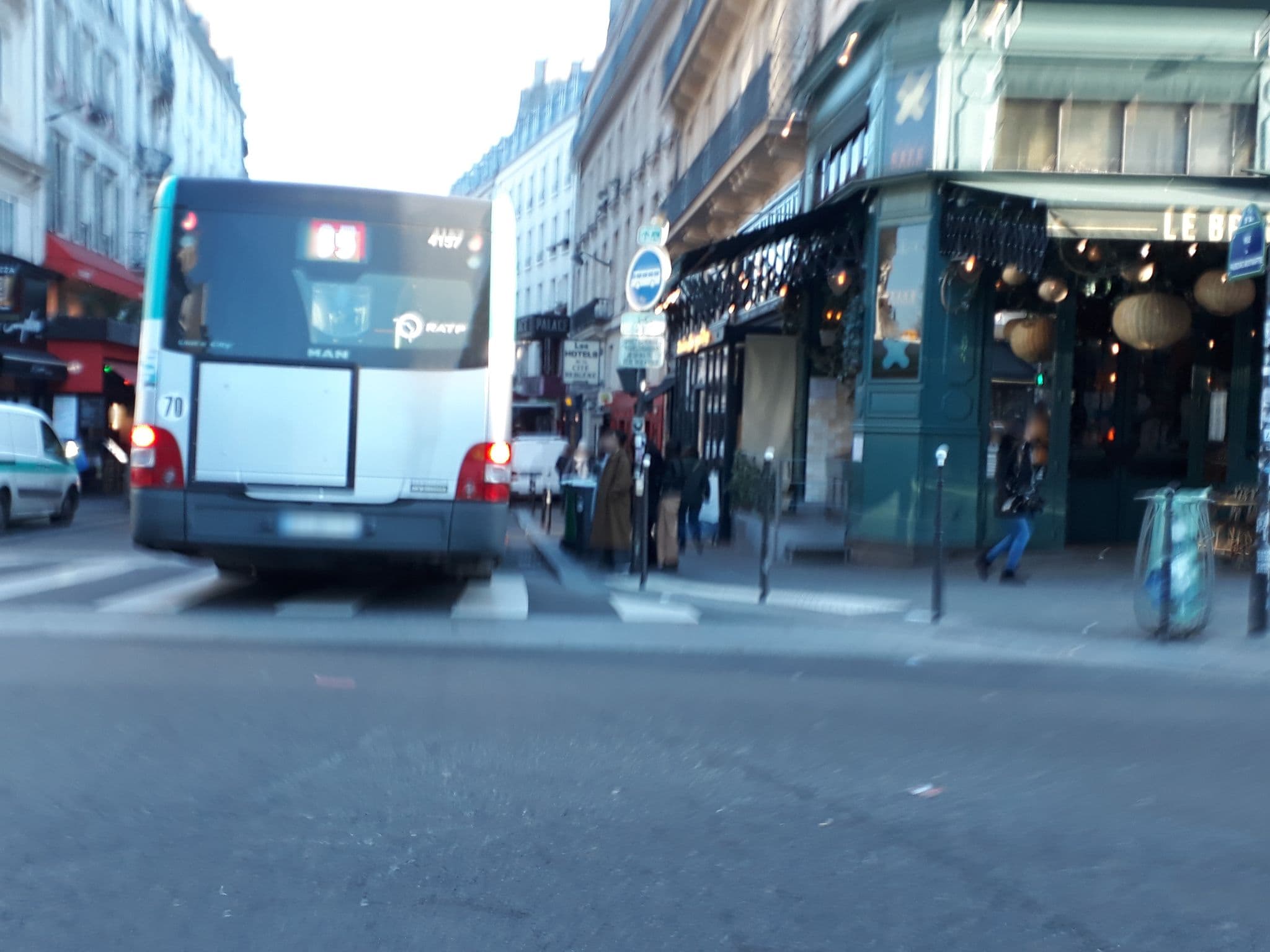 Street view near Hôtel Faubourg, Paris 09 Opéra — © pierrent (CC BY-SA · Mapillary)