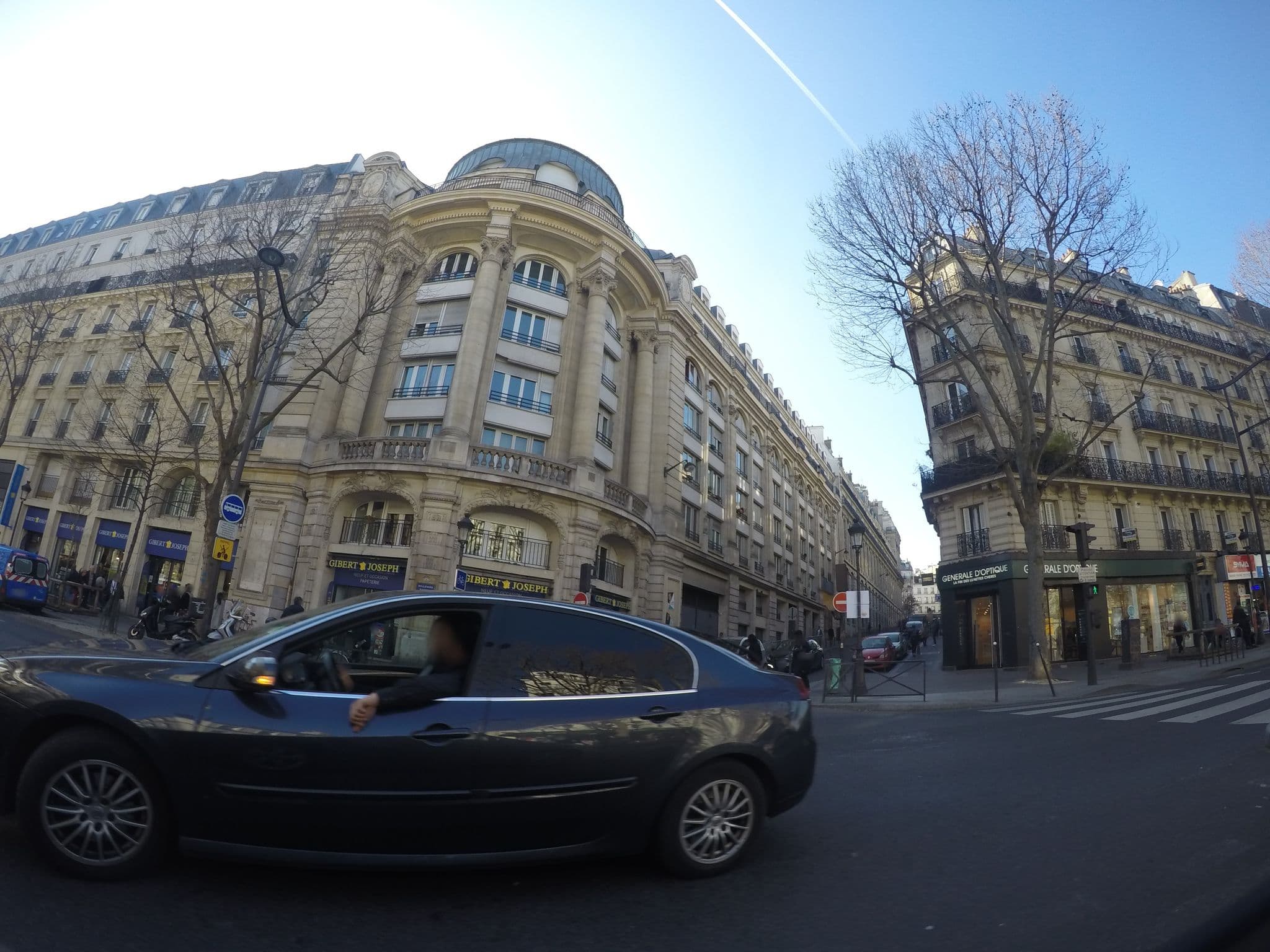 Street view near 2 Rue Des Poissonniers, Saint-Vincent de Paul — © ccossio (CC BY-SA · Mapillary)