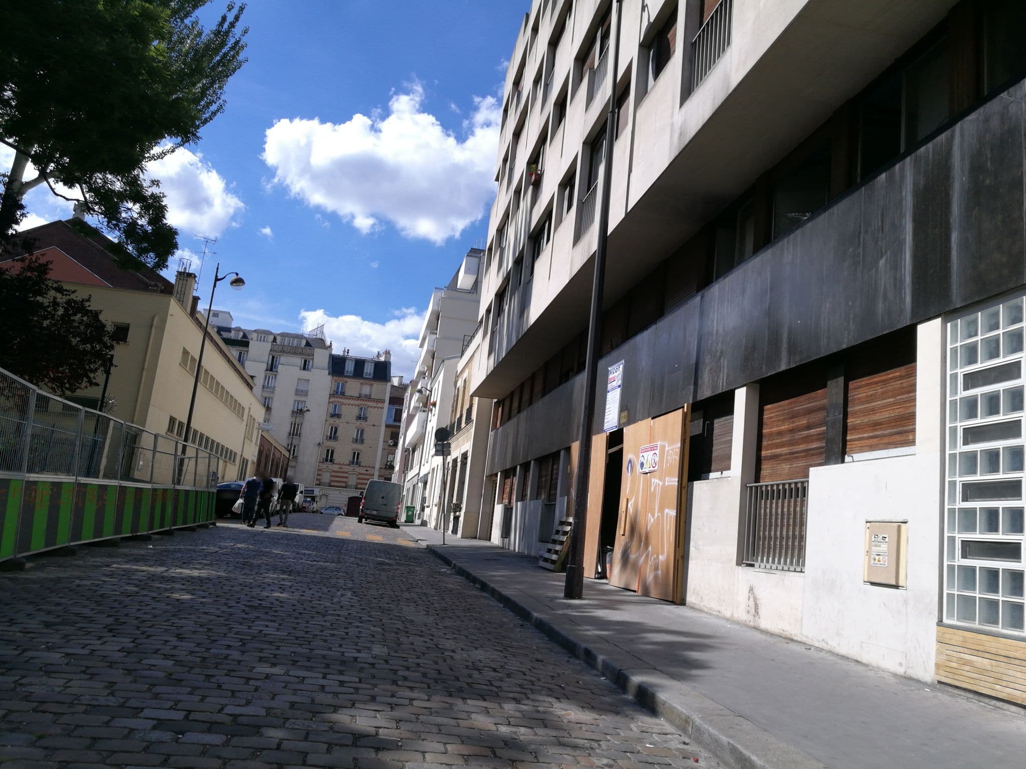 Street view near Hôtel le 18 Paris, Paris 18 Buttes-Montmartre — © lga (CC BY-SA · Mapillary)