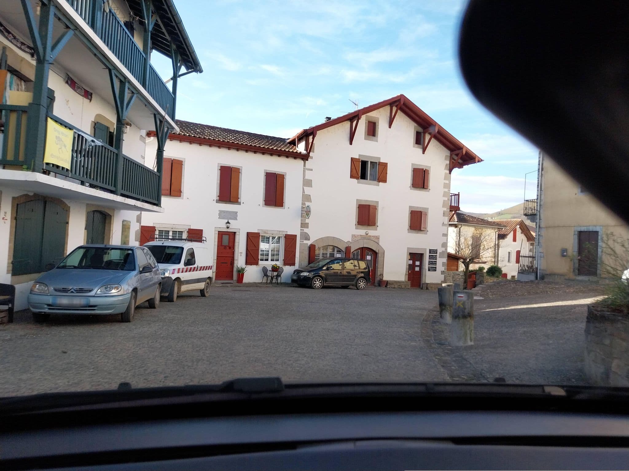 Street view near Accueil pèlerins Jango, Saint-Palais — © floetcheto (CC BY-SA · Mapillary)