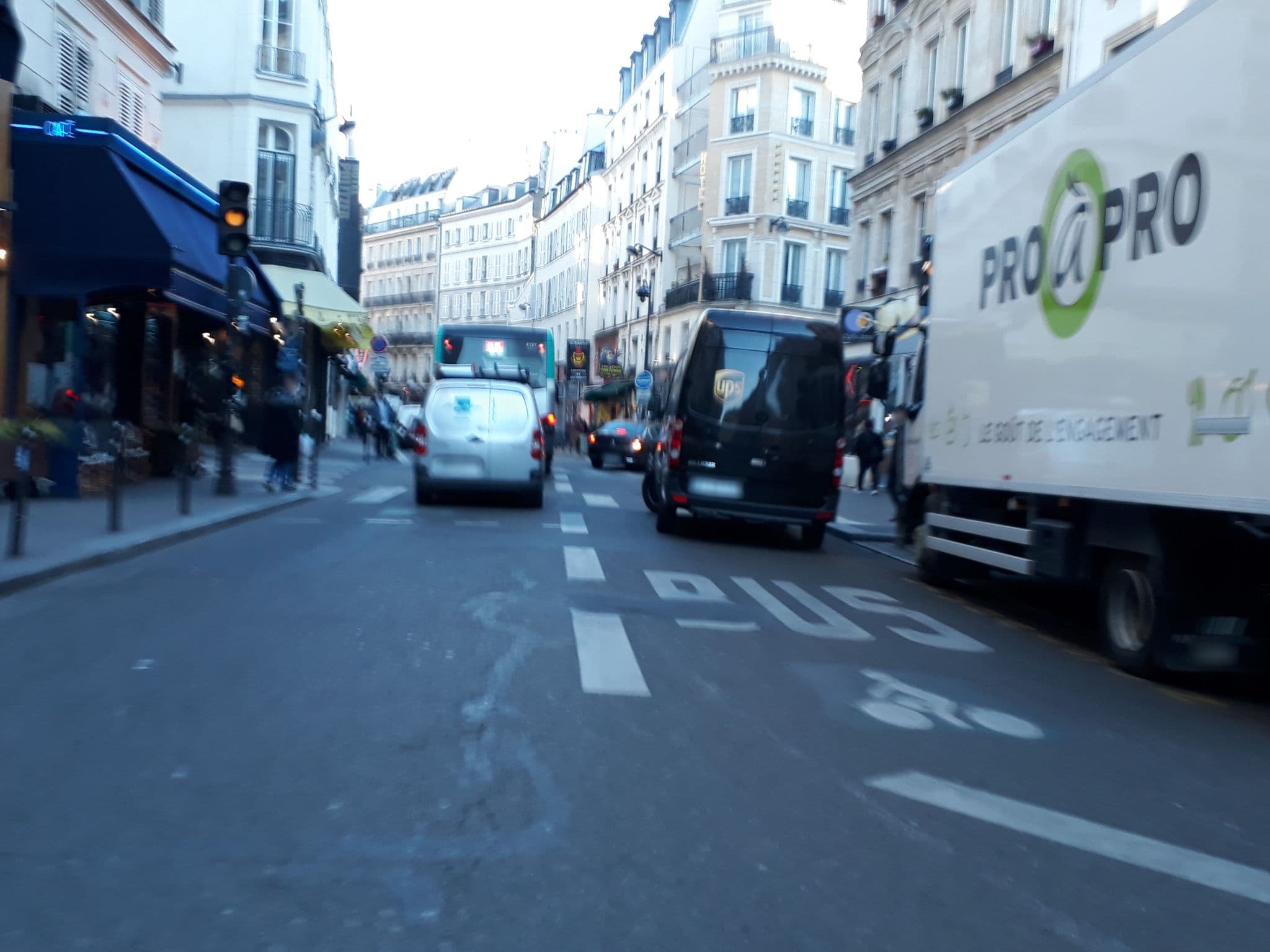 Street view near Hôtel Bergère Opéra, Paris 09 Opéra — © pierrent (CC BY-SA · Mapillary)