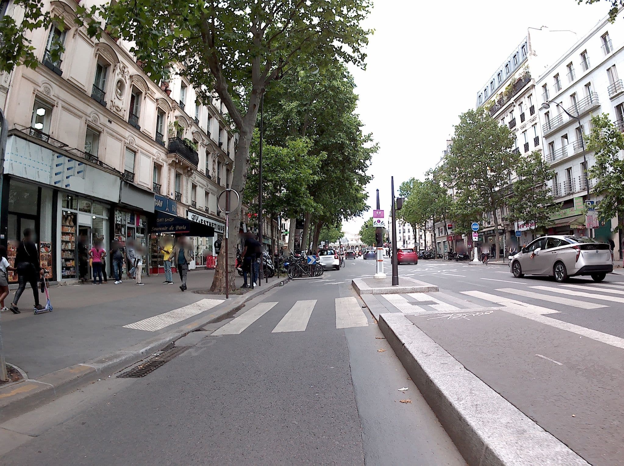Street view near Hotel Strausburg, Porte Saint-Denis — © patman (CC BY-SA · Mapillary)