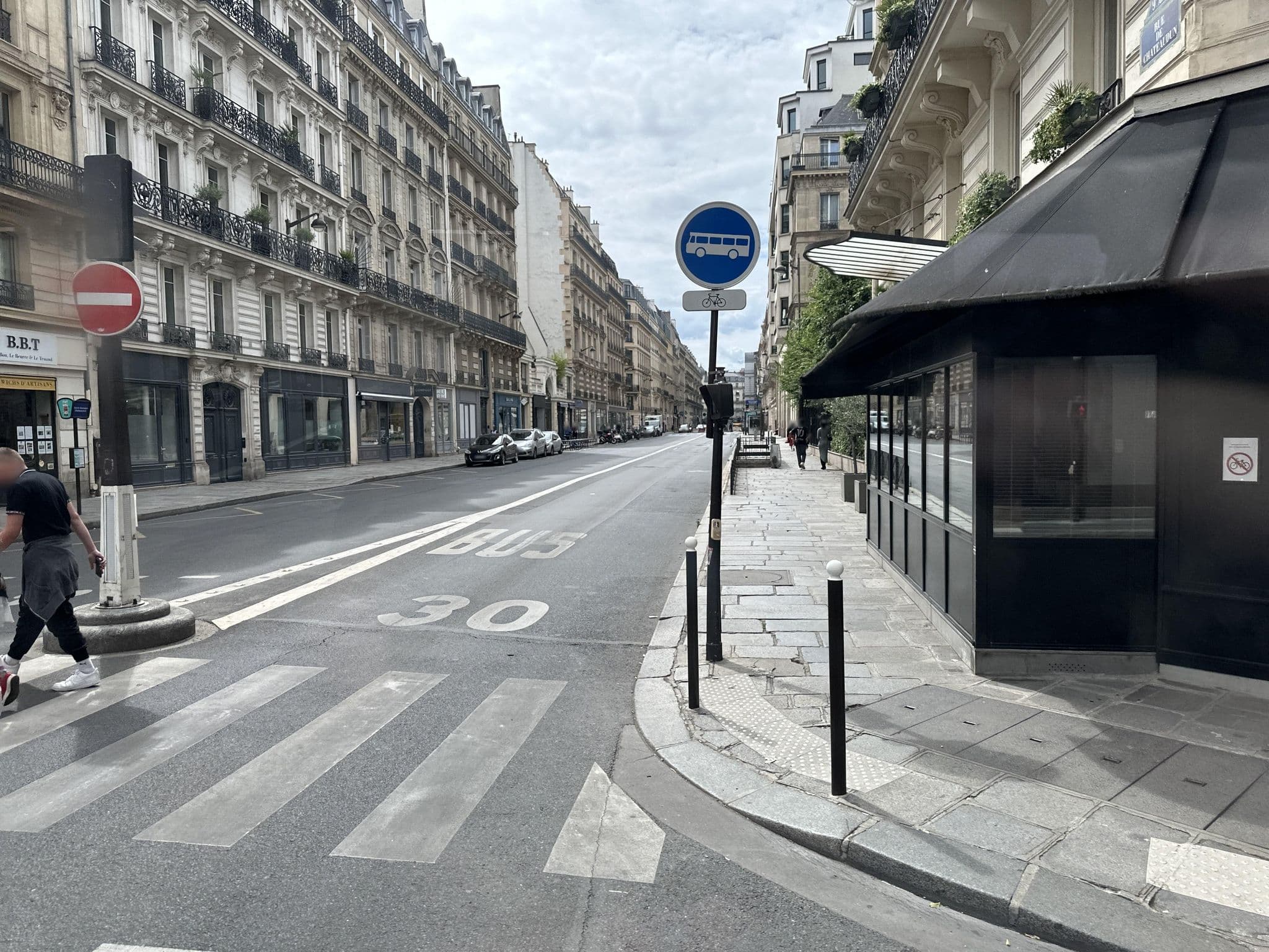 Street view near Hotel Chateaudun Opera, Paris 09 Opéra — © amaiman (CC BY-SA · Mapillary)