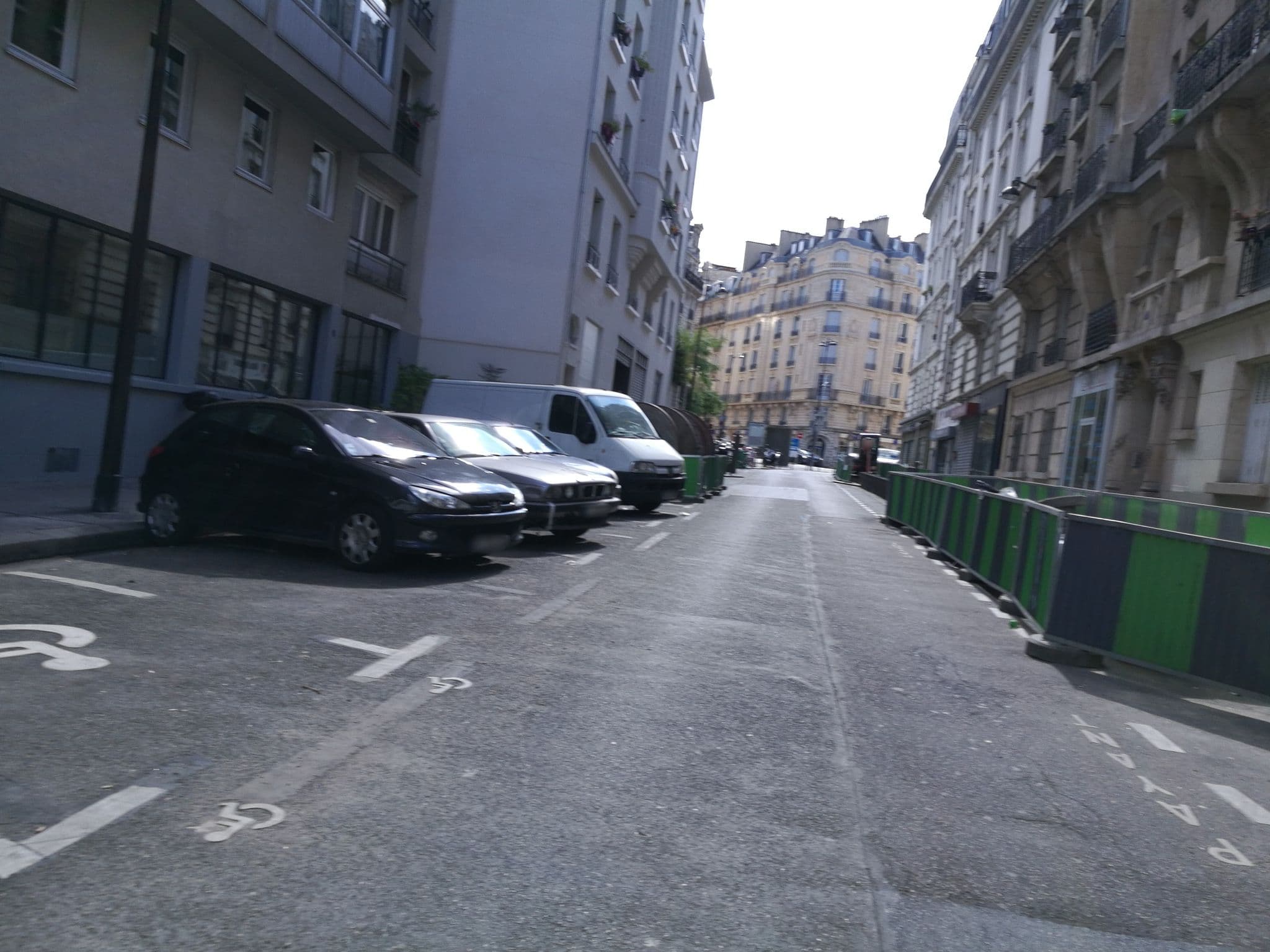 Street view near Apart Inn Paris Montmartre Passage des Cloys, Paris 18 Buttes-Montmartre — © lga (CC BY-SA · Mapillary)
