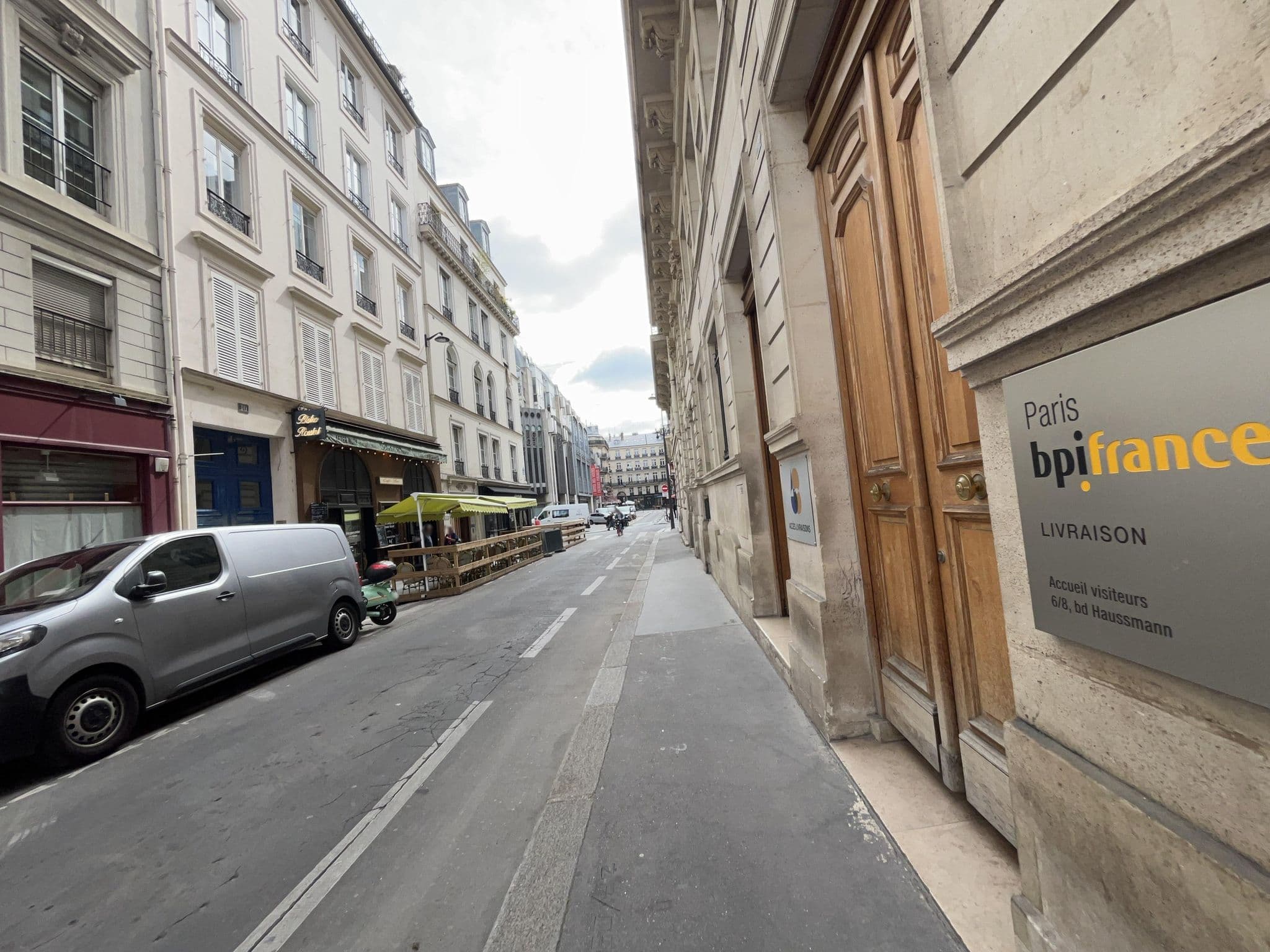 Street view near 33 Rue Le Peletier, Paris 09 Opéra — © Thermox (CC BY-SA · Mapillary)