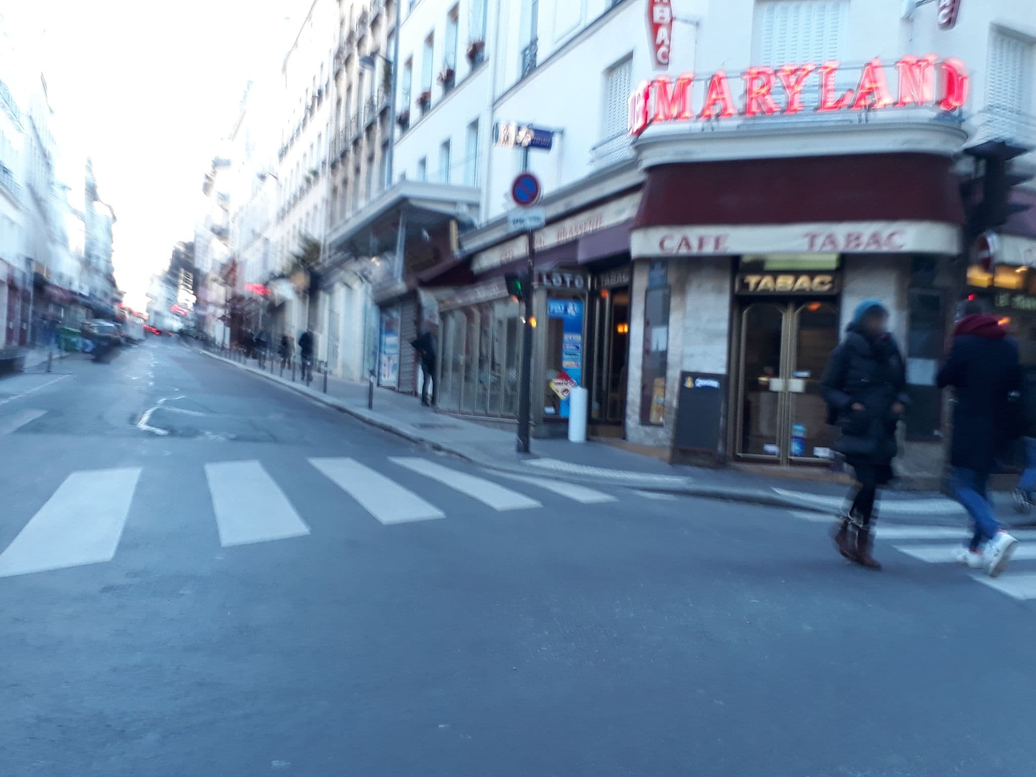 Street view near Golden Hotel, Porte Saint-Denis — © pierrent (CC BY-SA · Mapillary)