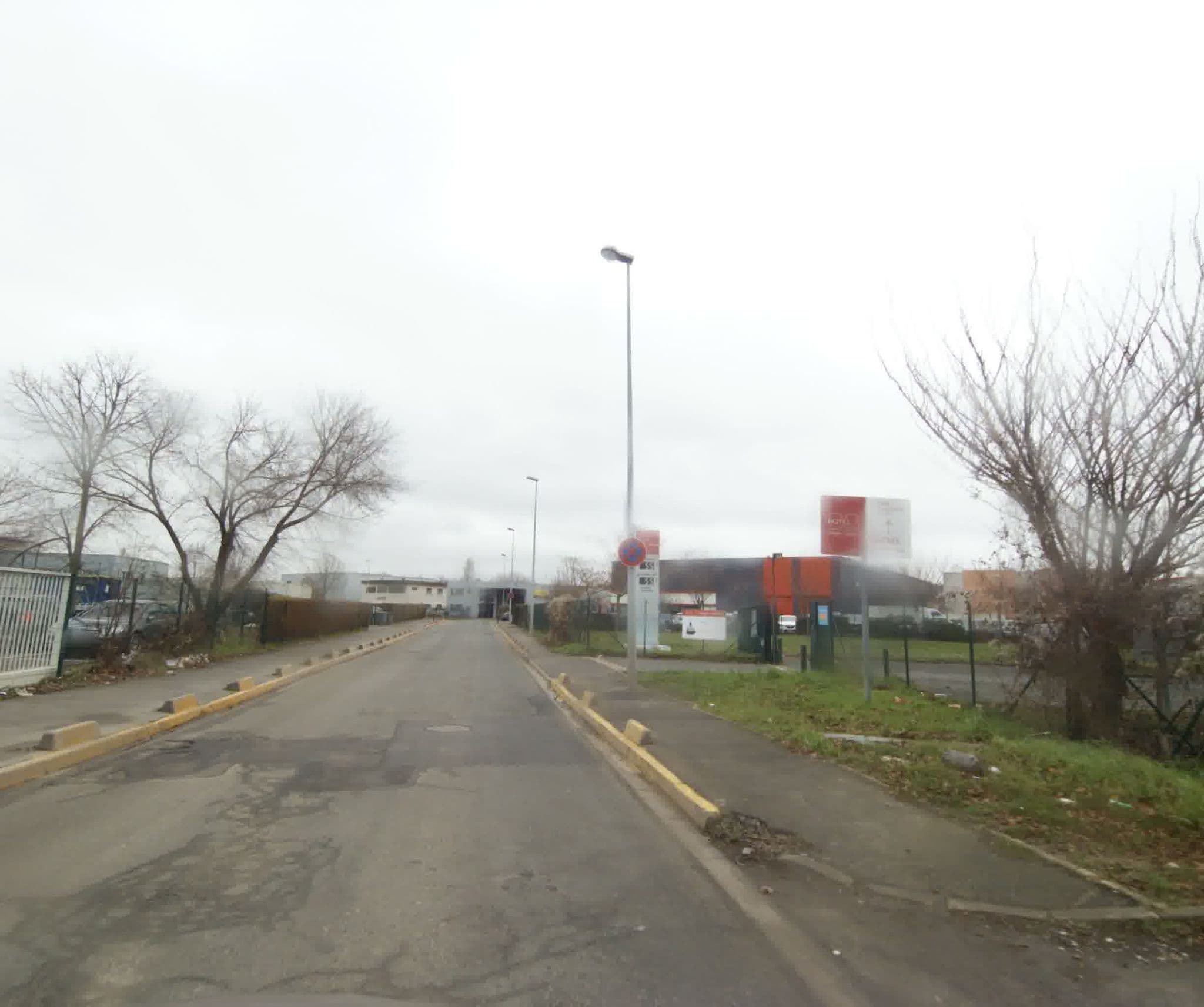 Street view near Ibis Budget Villeneuve le Roi, Ablon-sur-Seine — © sogefi (CC BY-SA · Mapillary)