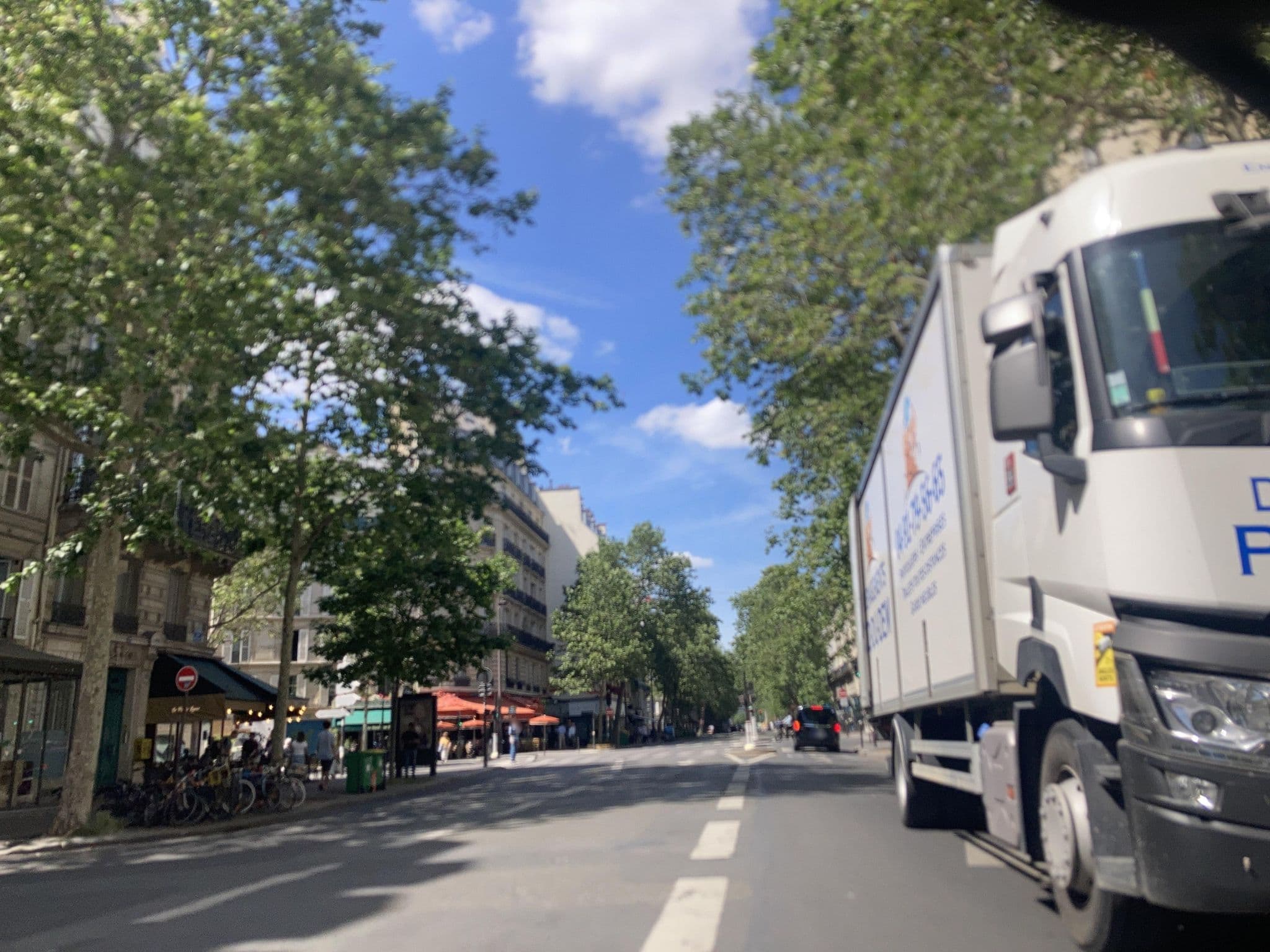Street view near Hotel Alexandrie, Quinze-Vingts — © zb256 (CC BY-SA · Mapillary)
