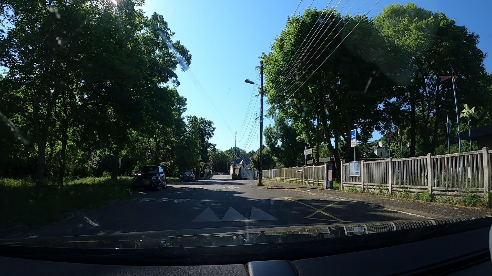 Street view near Centre de Loisirs Municipal, Grigny — © uwekoch (CC BY-SA · Mapillary)