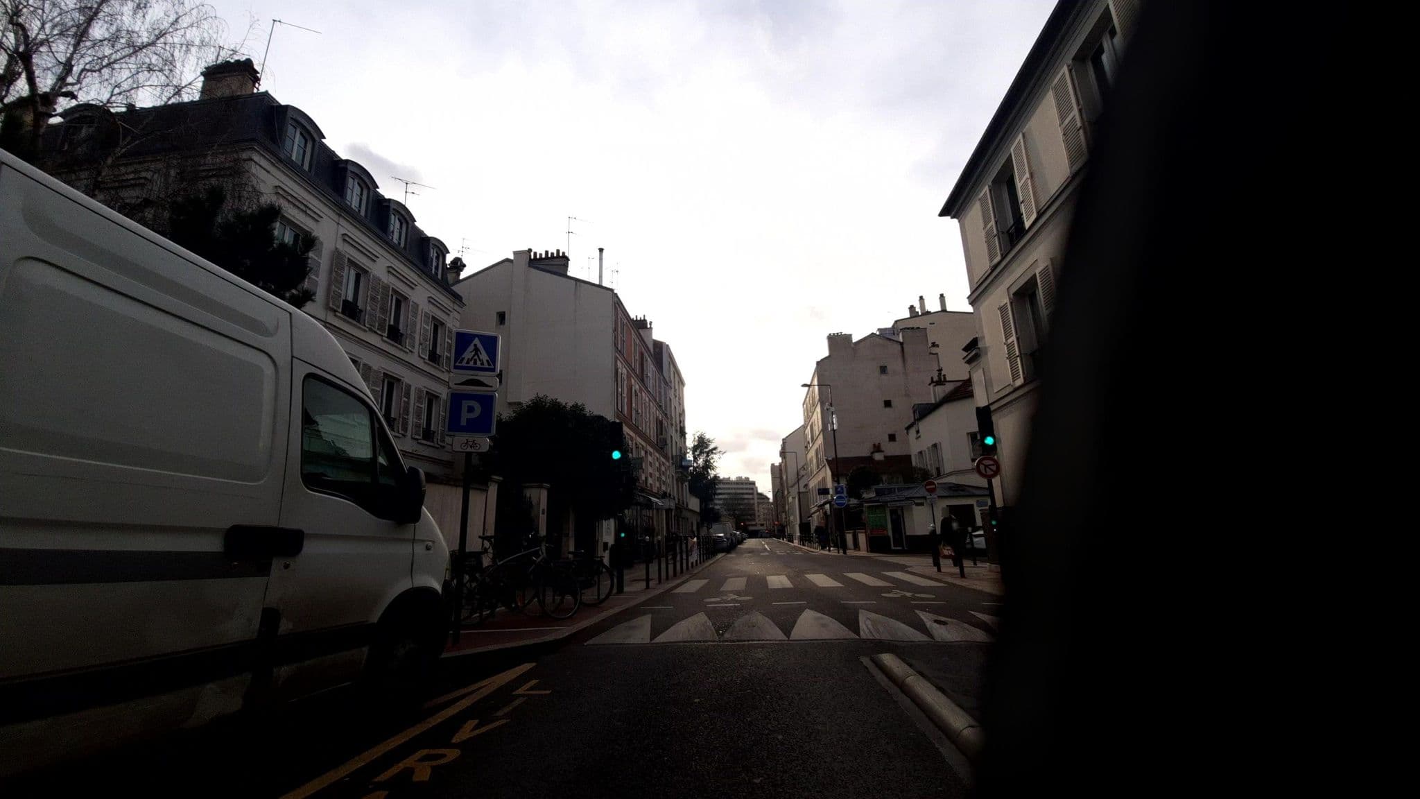 Street view near Charenton Home, Charenton-le-Pont — © tdelmas (CC BY-SA · Mapillary)