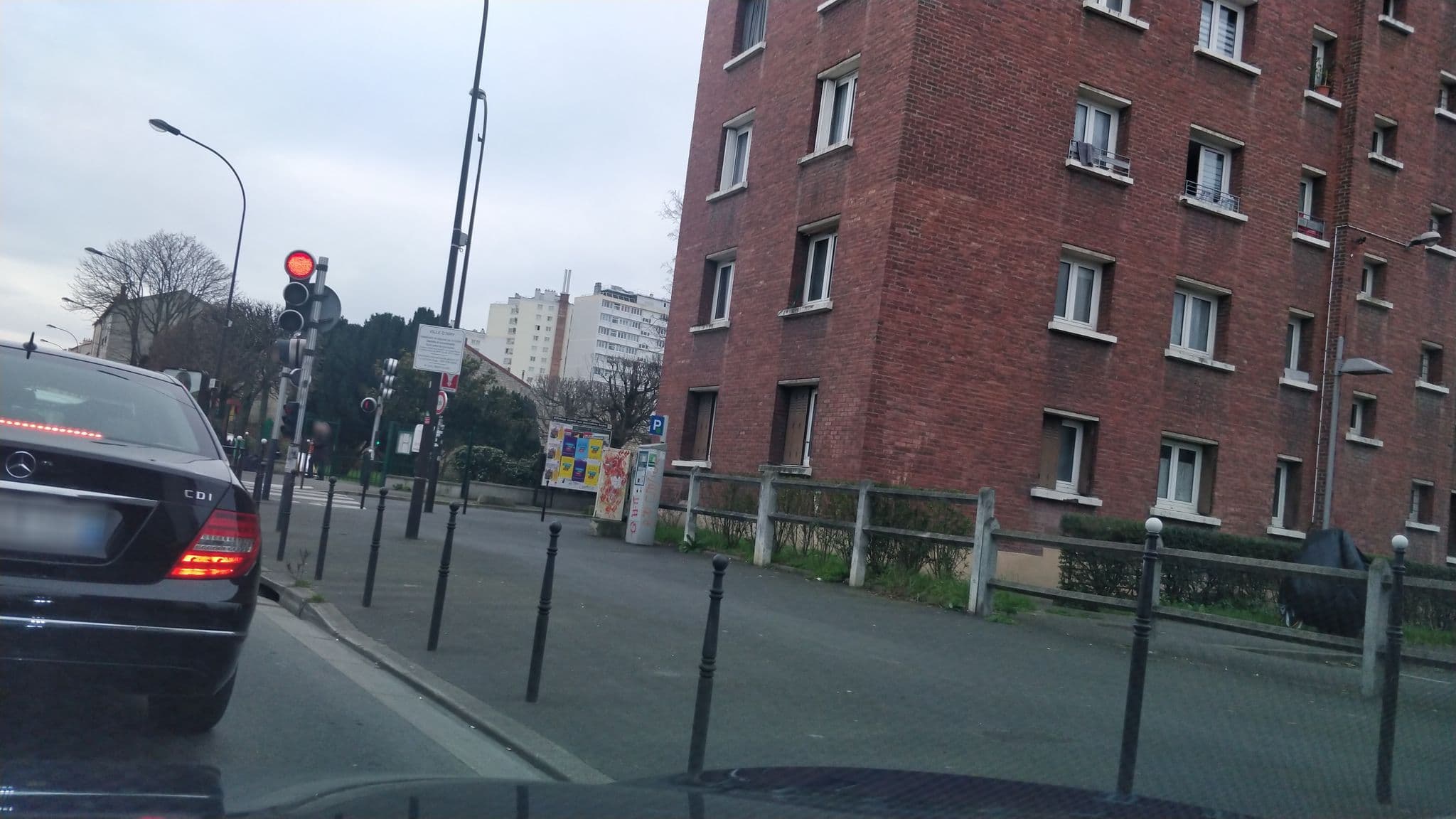 Street view near 파리 아르모니 민바ㄱ, Ivry-sur-Seine — © tykayn (CC BY-SA · Mapillary)