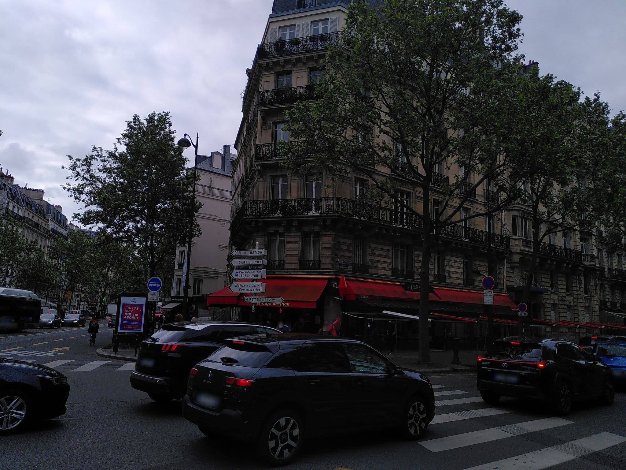 Street view near ibis Paris Gare de Lyon Ledru Rollin 12ème, Quinze-Vingts — © britze (CC BY-SA · Mapillary)