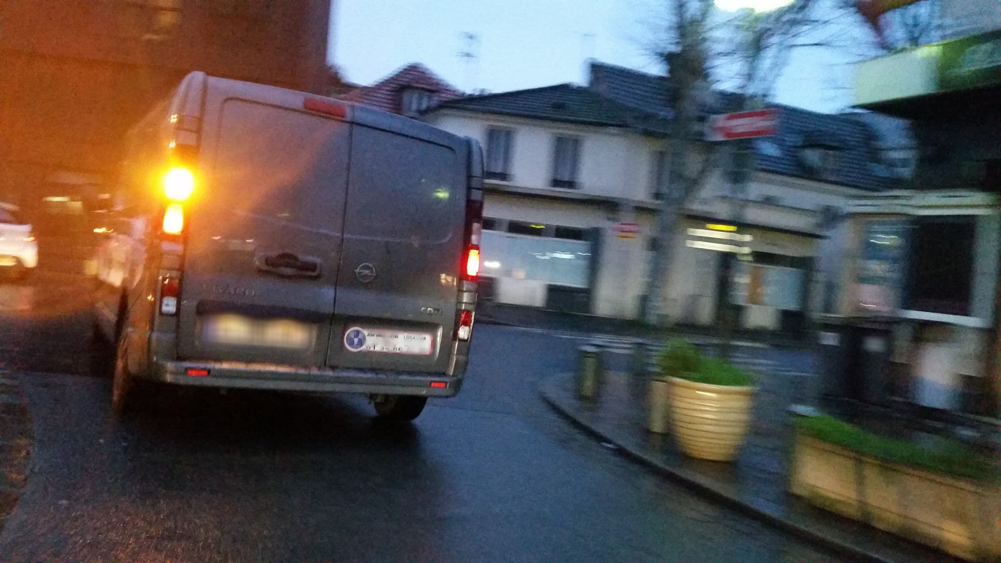 Street view near Hôtel Villa Raspail, Ivry-sur-Seine — © obny (CC BY-SA · Mapillary)