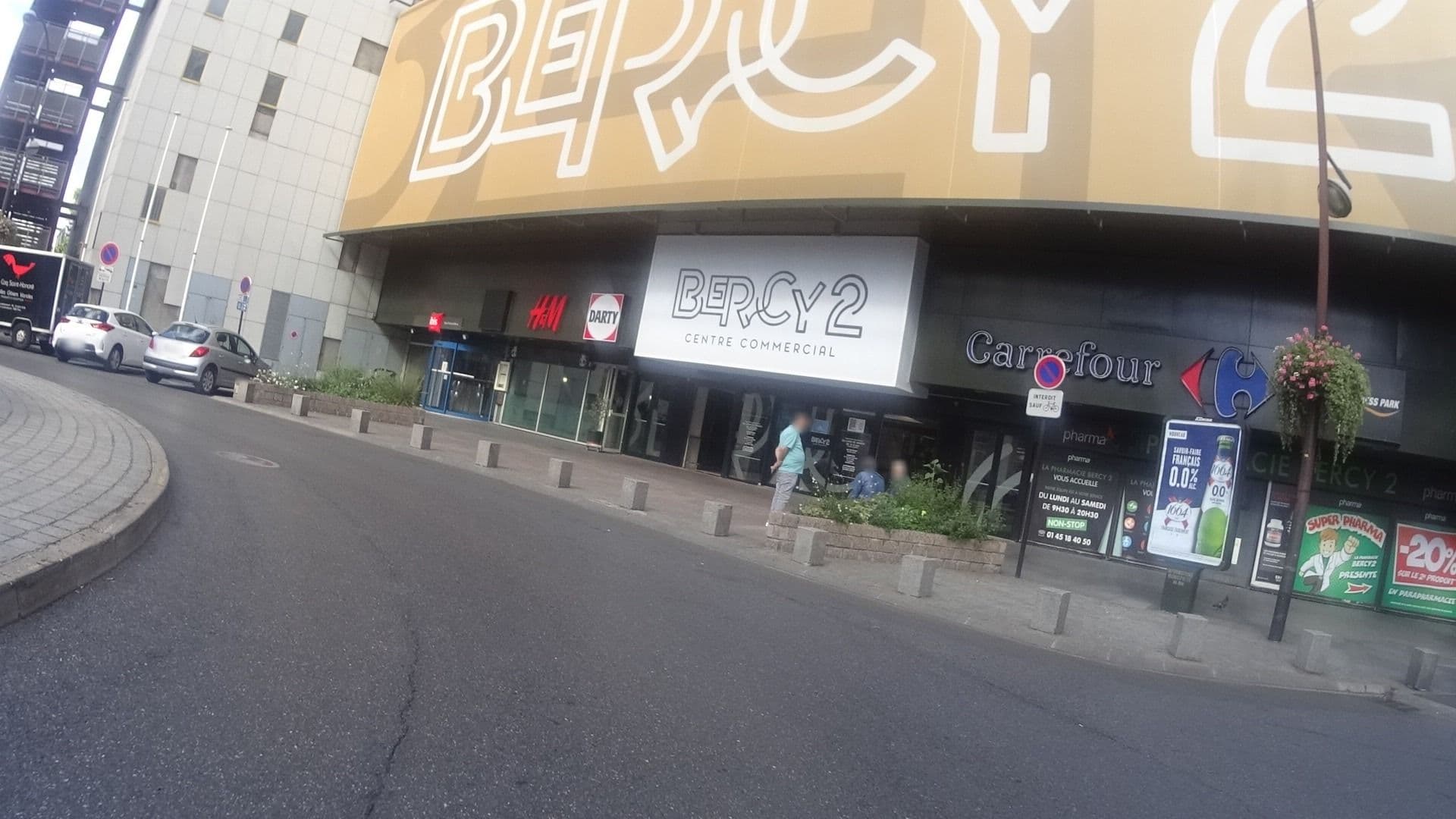Street view near Ibis Porte de Bercy, Ivry-sur-Seine — © ramap (CC BY-SA · Mapillary)