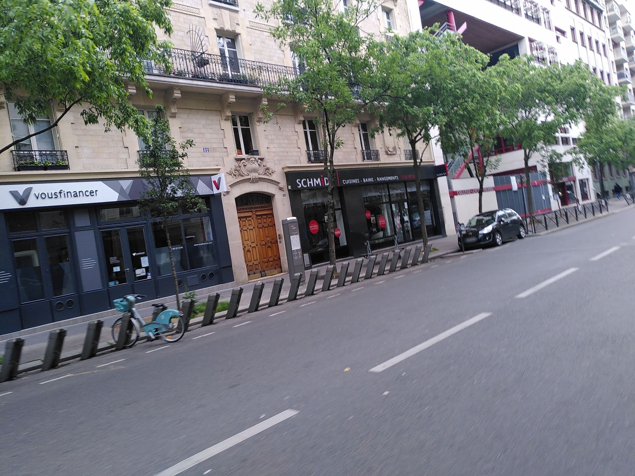 Street view near Apart'Hôtel Citadines, Saint-Ambroise — © britze (CC BY-SA · Mapillary)