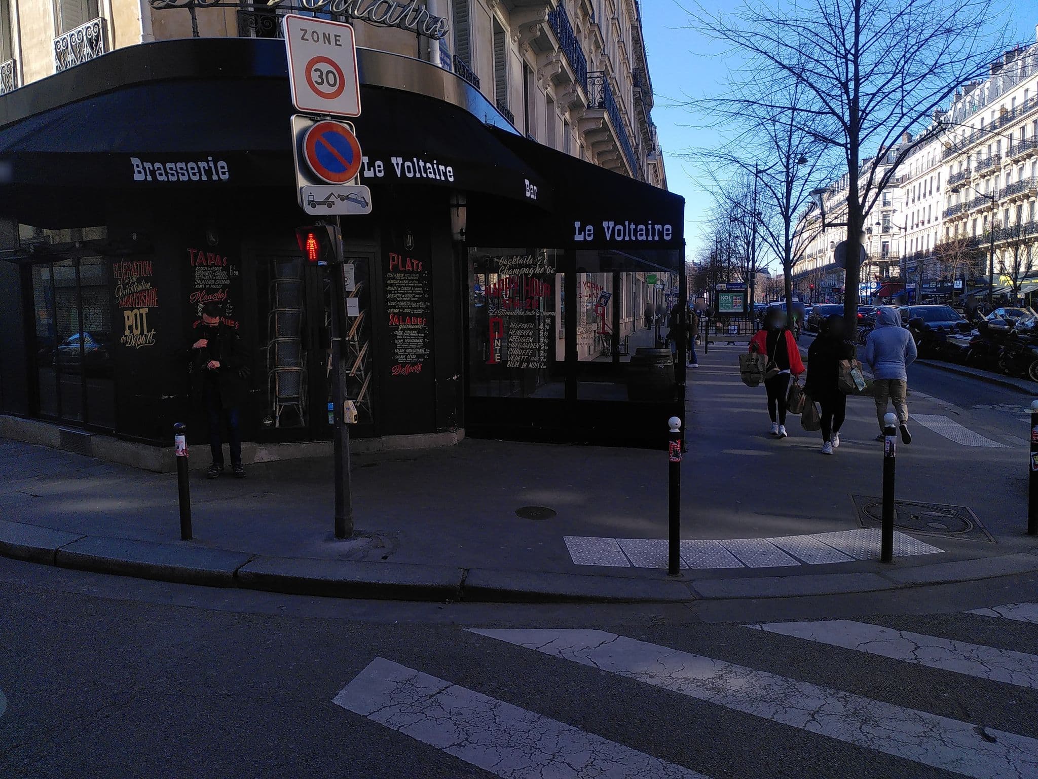 Street view near Association L'Etape Parcours Logement Jeunes, Folie Méricourt — © britze (CC BY-SA · Mapillary)