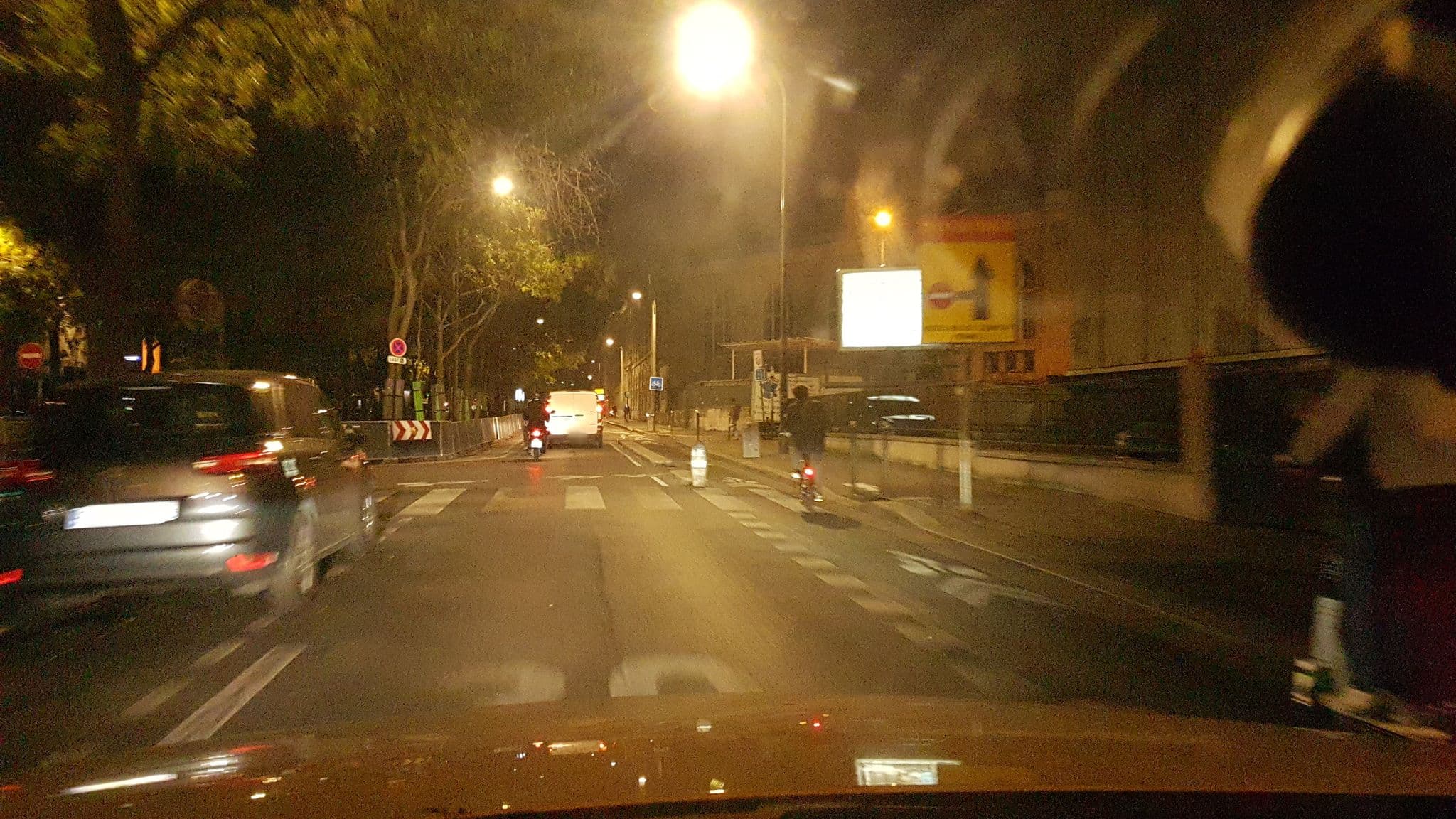 Street view near Hôtel Les Chansonniers, Saint-Ambroise — © ismaeltthds (CC BY-SA · Mapillary)