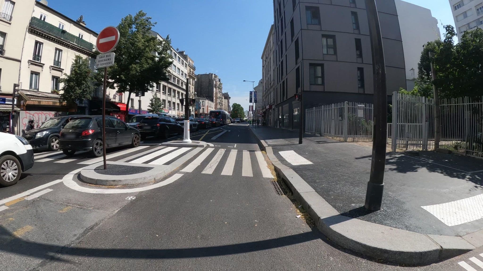 Street view near Papa Shelter, Paris 18 Buttes-Montmartre — © Nzau (CC BY-SA · Mapillary)