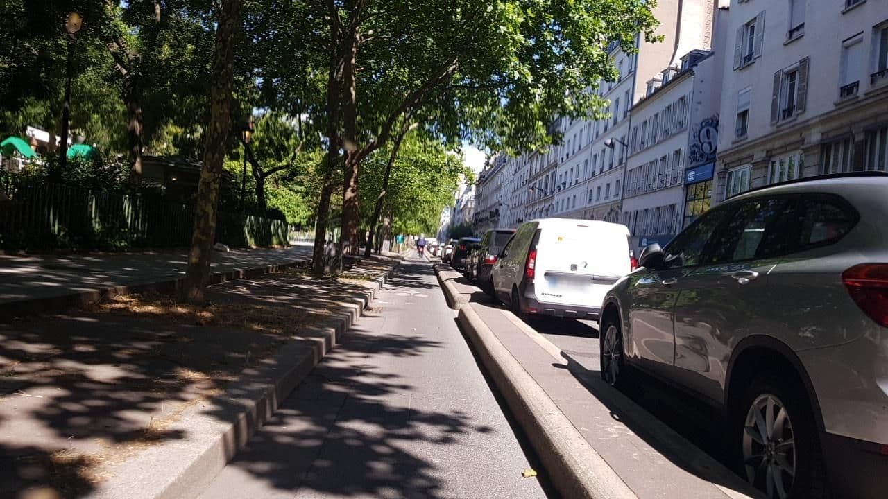 Street view near Auberge de jeunesse Paris-Jules Ferry, Folie Méricourt — © changchun1 (CC BY-SA · Mapillary)