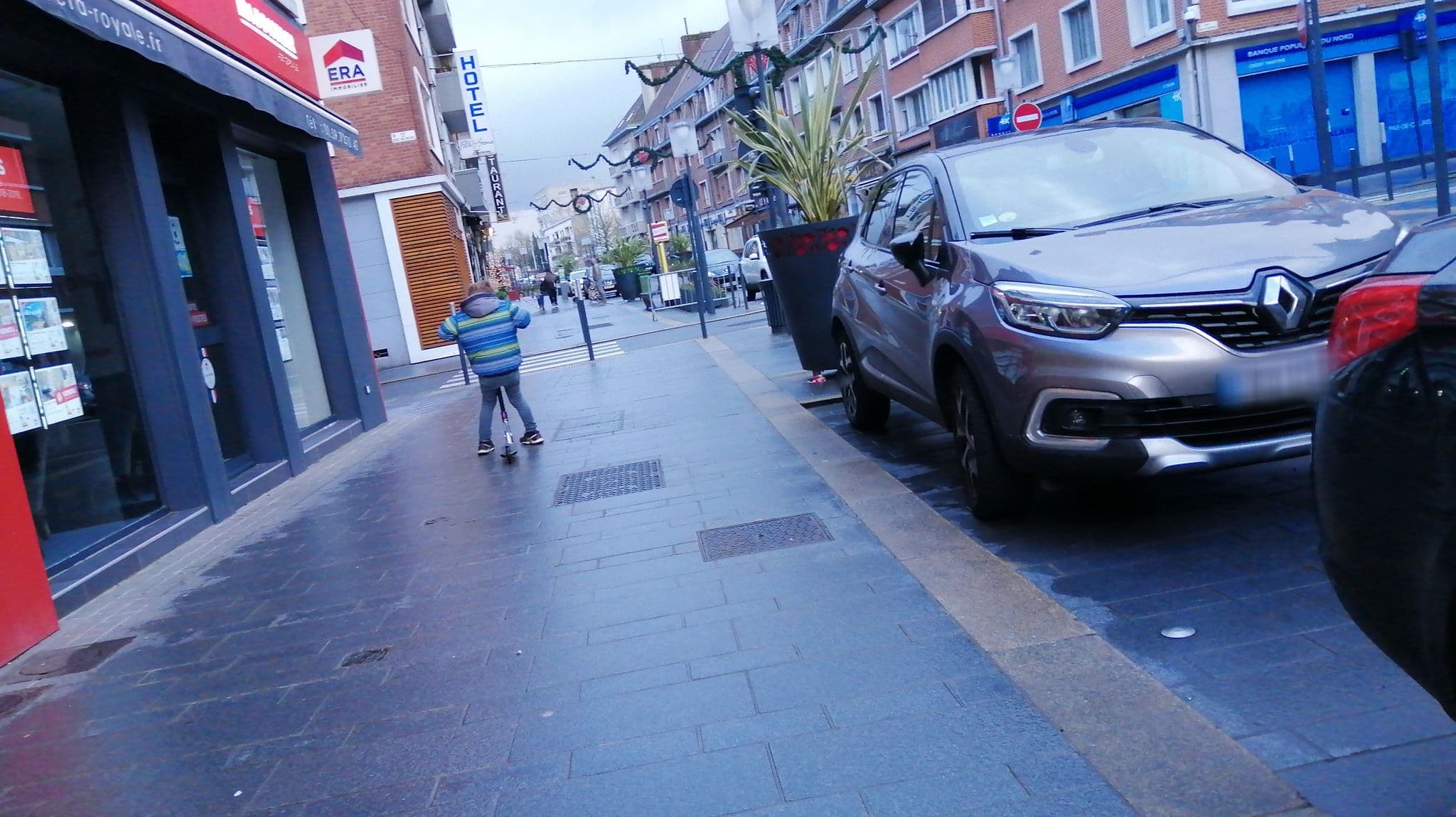Street view near Le Citadel, Calais — © kritic (CC BY-SA · Mapillary)
