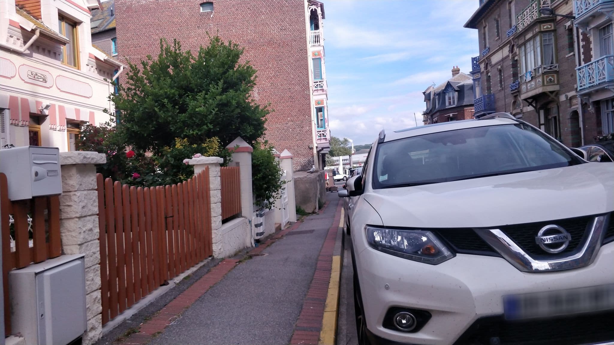 Street view near le Petit Marly, Mers-les-Bains — © tykayn (CC BY-SA · Mapillary)