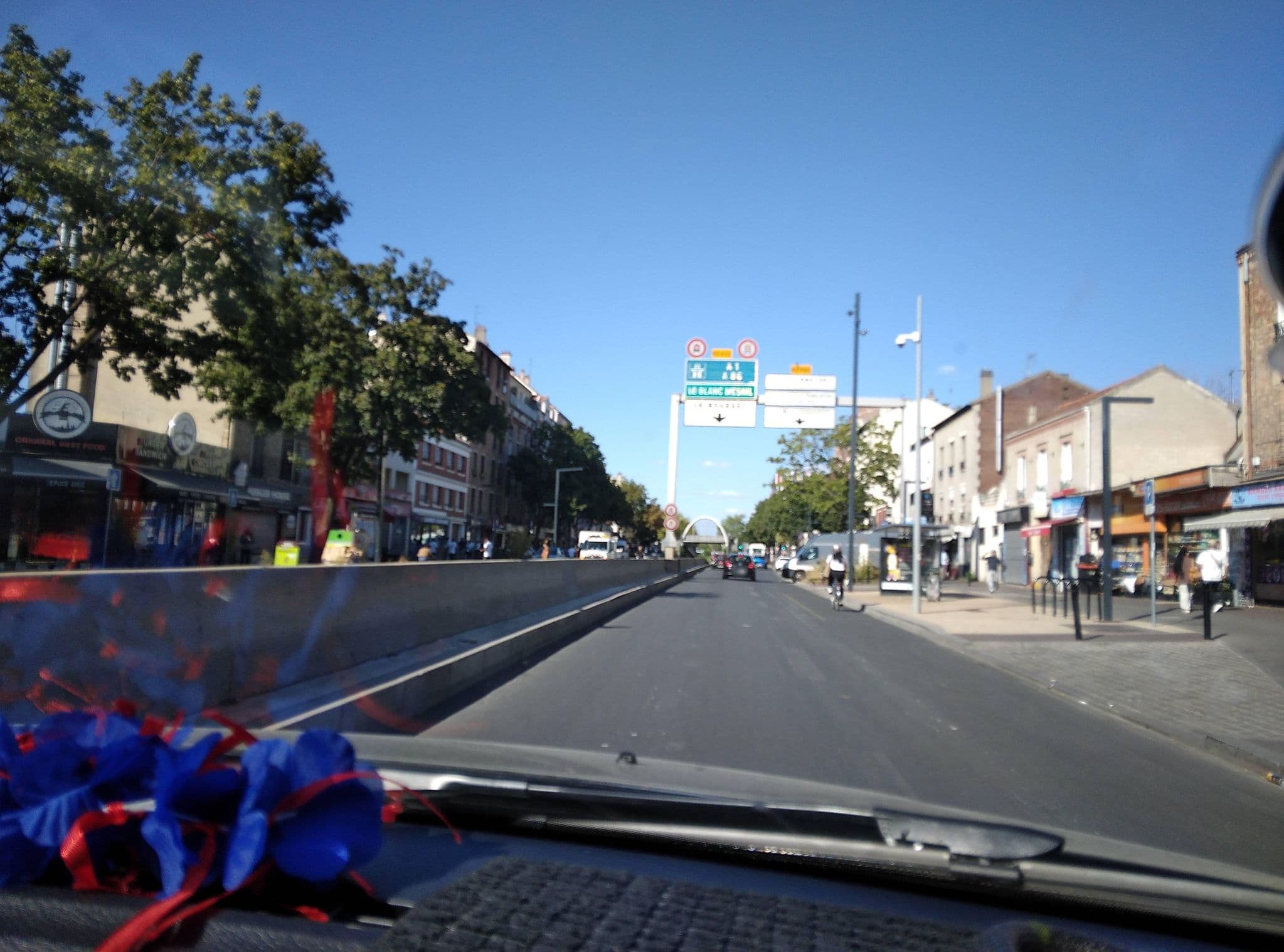 Street view near Selectour - Courneuve Voyages, La Courneuve — © didoudidi77 (CC BY-SA · Mapillary)