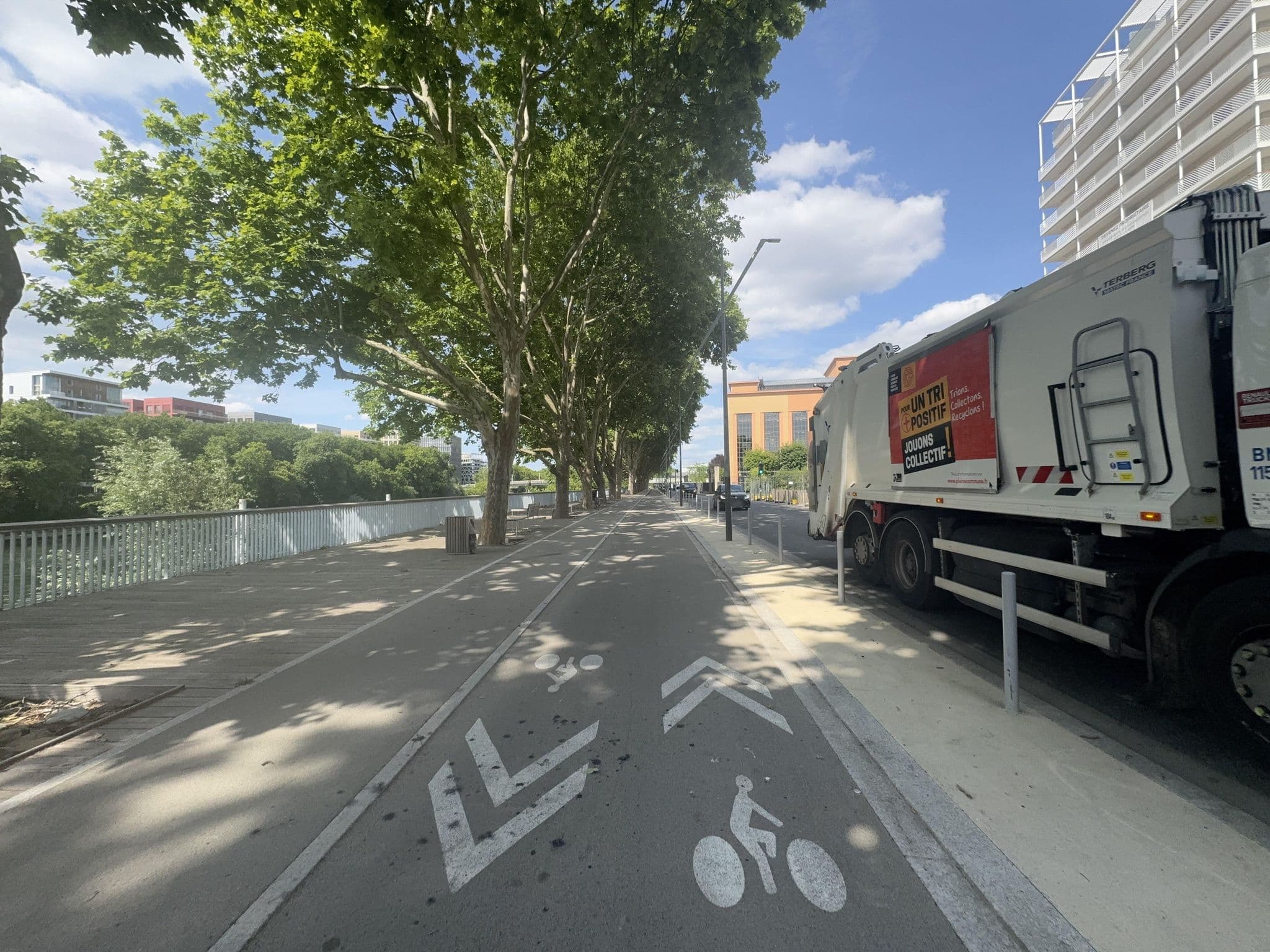 Street view near Hotel ibis Styles Paris Saint Ouen, Pleyel — © jakecopp (CC BY-SA · Mapillary)