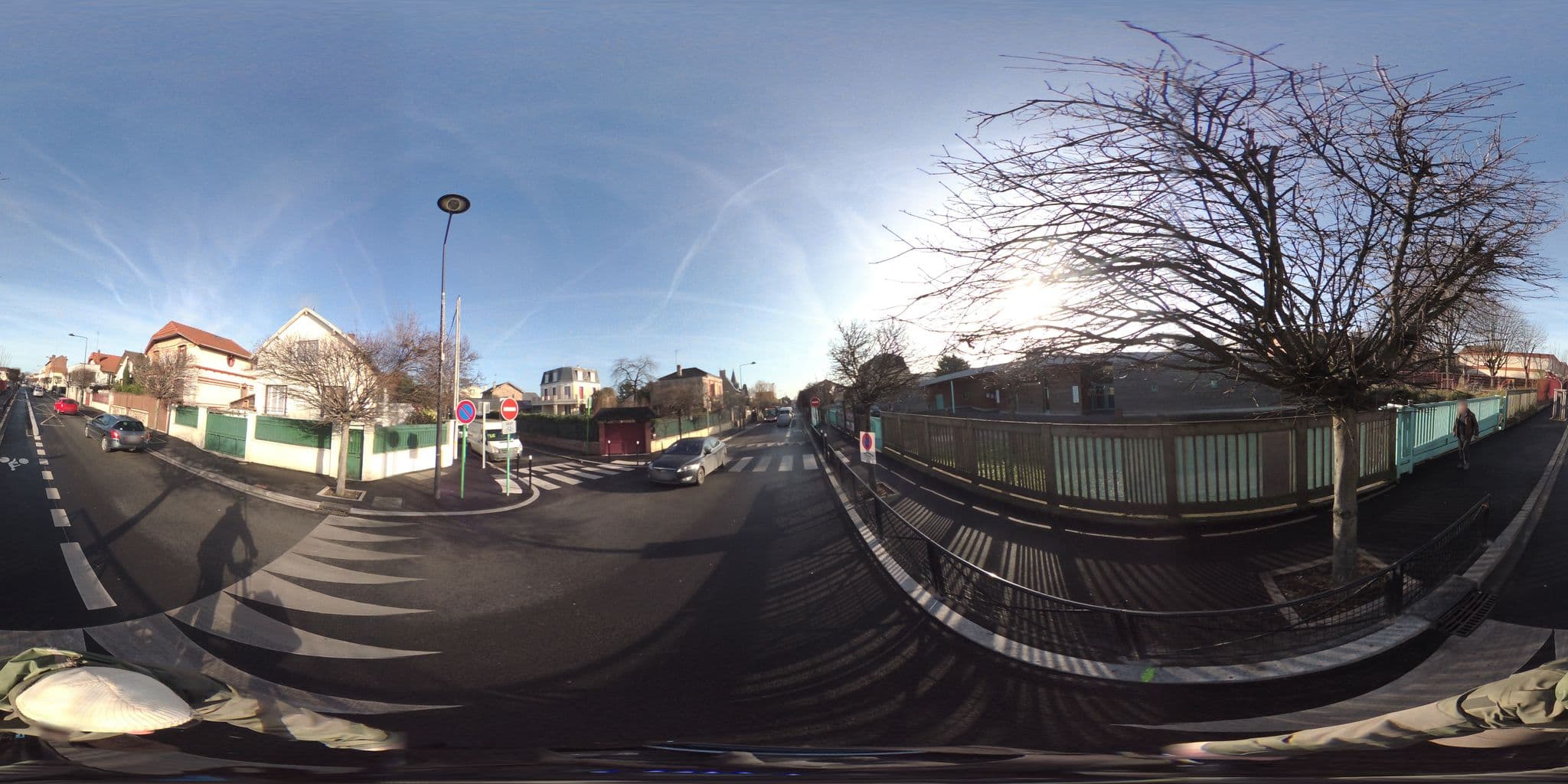 Street view near Hôtel Kyriad Villeneuve la Garenne, Pierrefitte-sur-Seine — © geovelo (CC BY-SA · Mapillary)