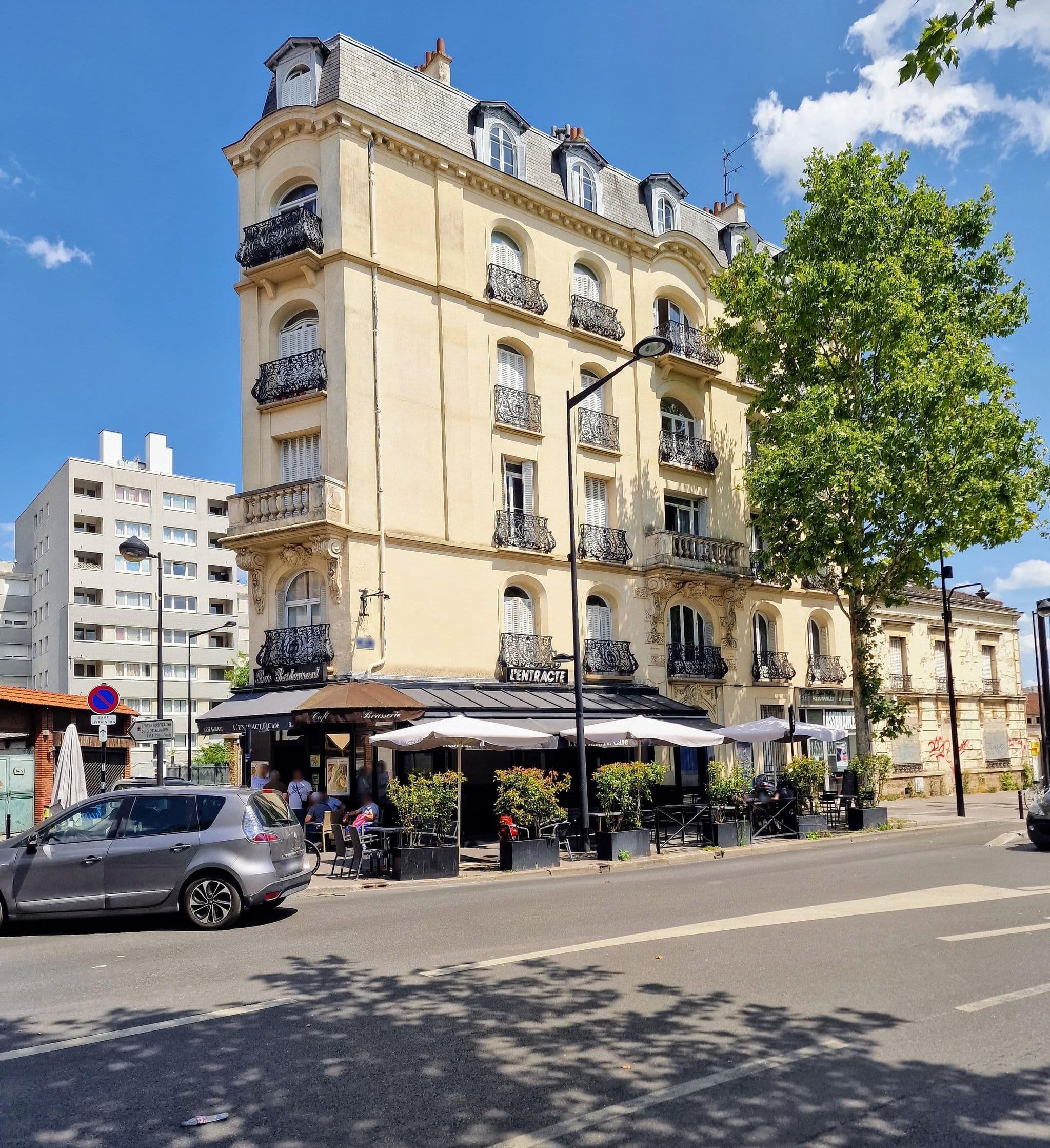 Street view near 마이파리, Aubervilliers — © km2bp (CC BY-SA · Mapillary)