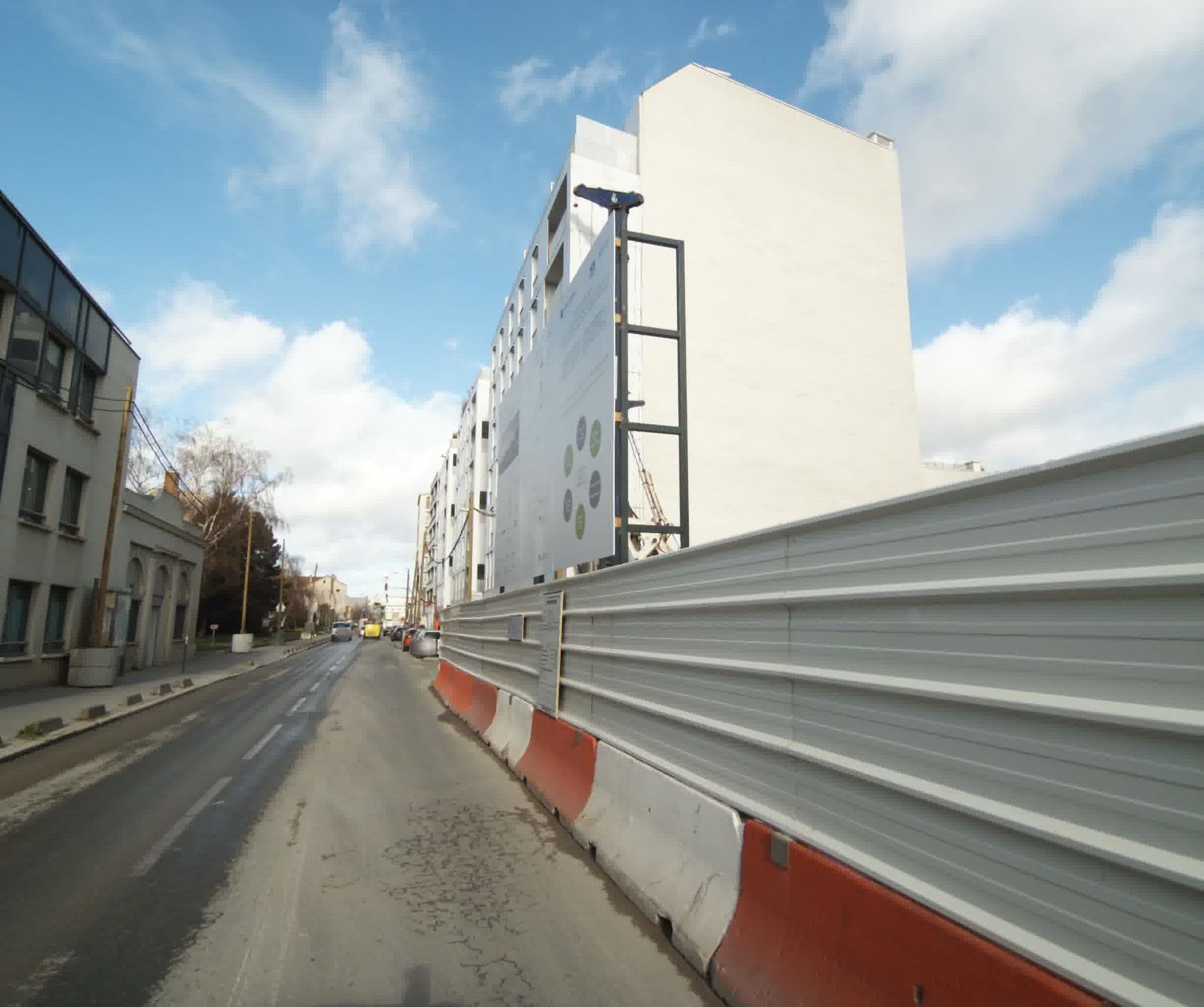 Street view near Résidence Paris Saint-Ouen, Saint-Ouen — © sogefi (CC BY-SA · Mapillary)
