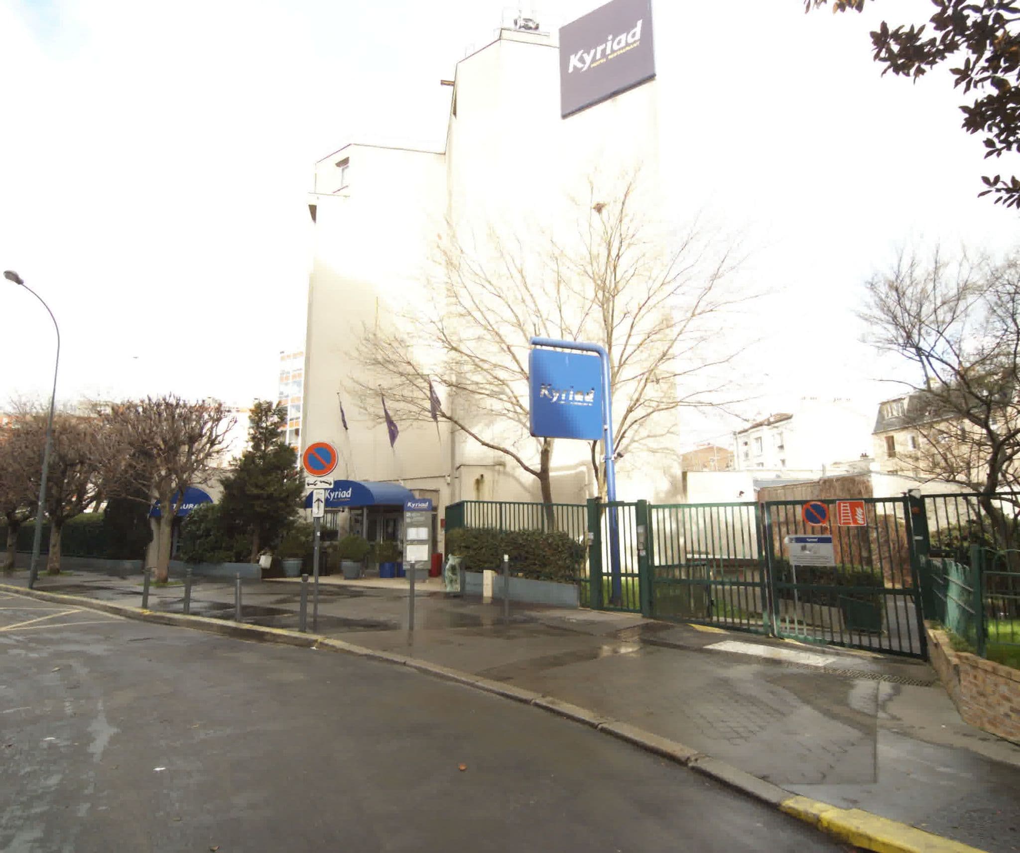 Street view near Kyriad Paris Nord Porte de Saint Ouen, Saint-Ouen — © sogefi (CC BY-SA · Mapillary)
