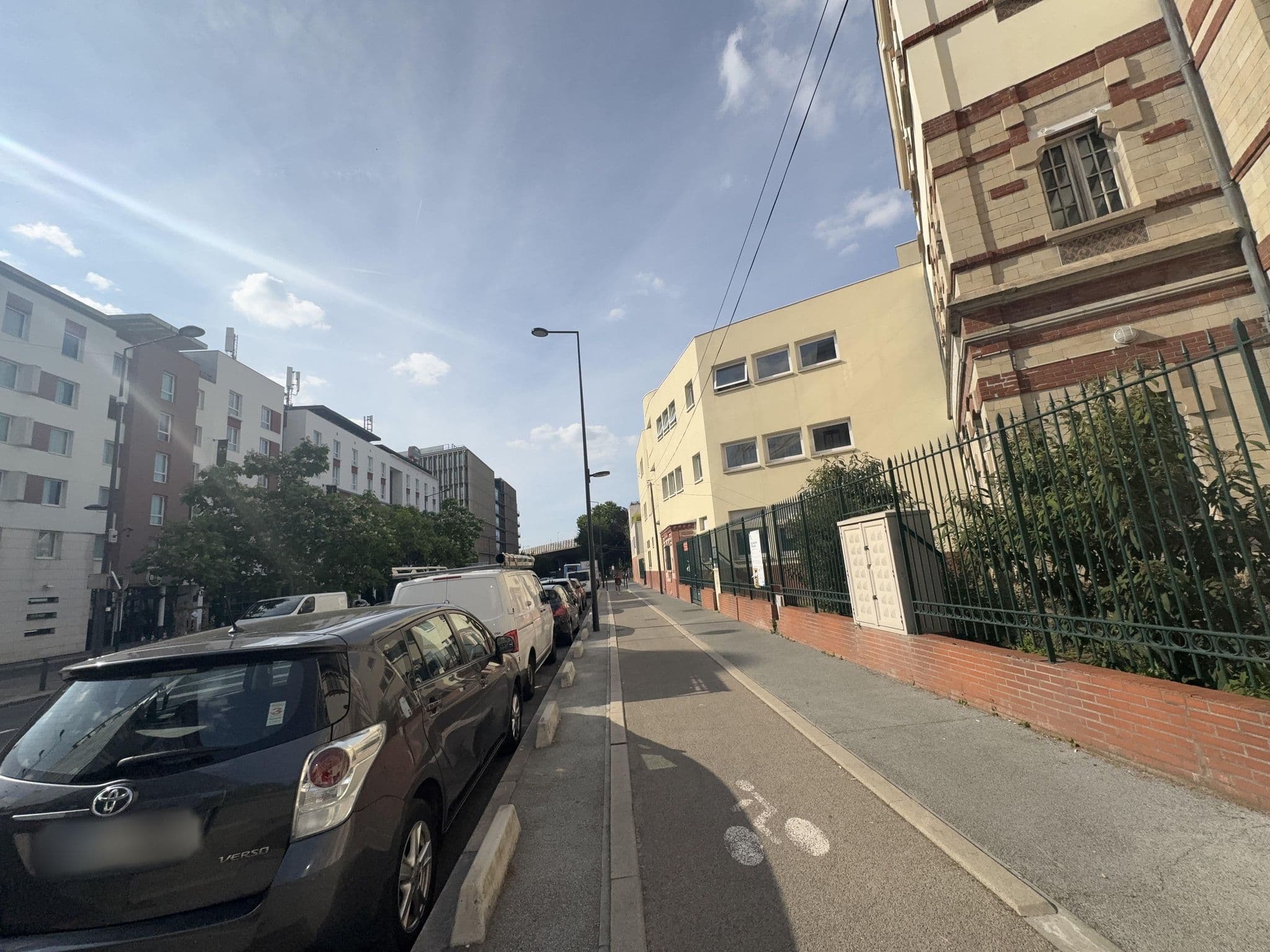 Street view near B&B Hôtel Paris Saint-Denis Pleyel, Pleyel — © jakecopp (CC BY-SA · Mapillary)