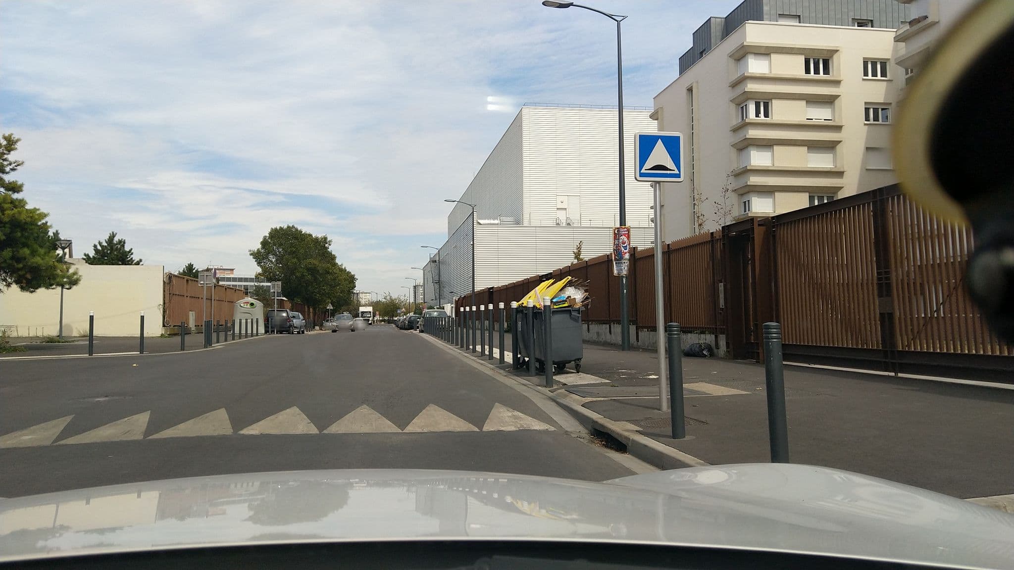 Street view near B&B Hôtel Paris Establissements Bobigny Université, La Courneuve — © didier2020 (CC BY-SA · Mapillary)