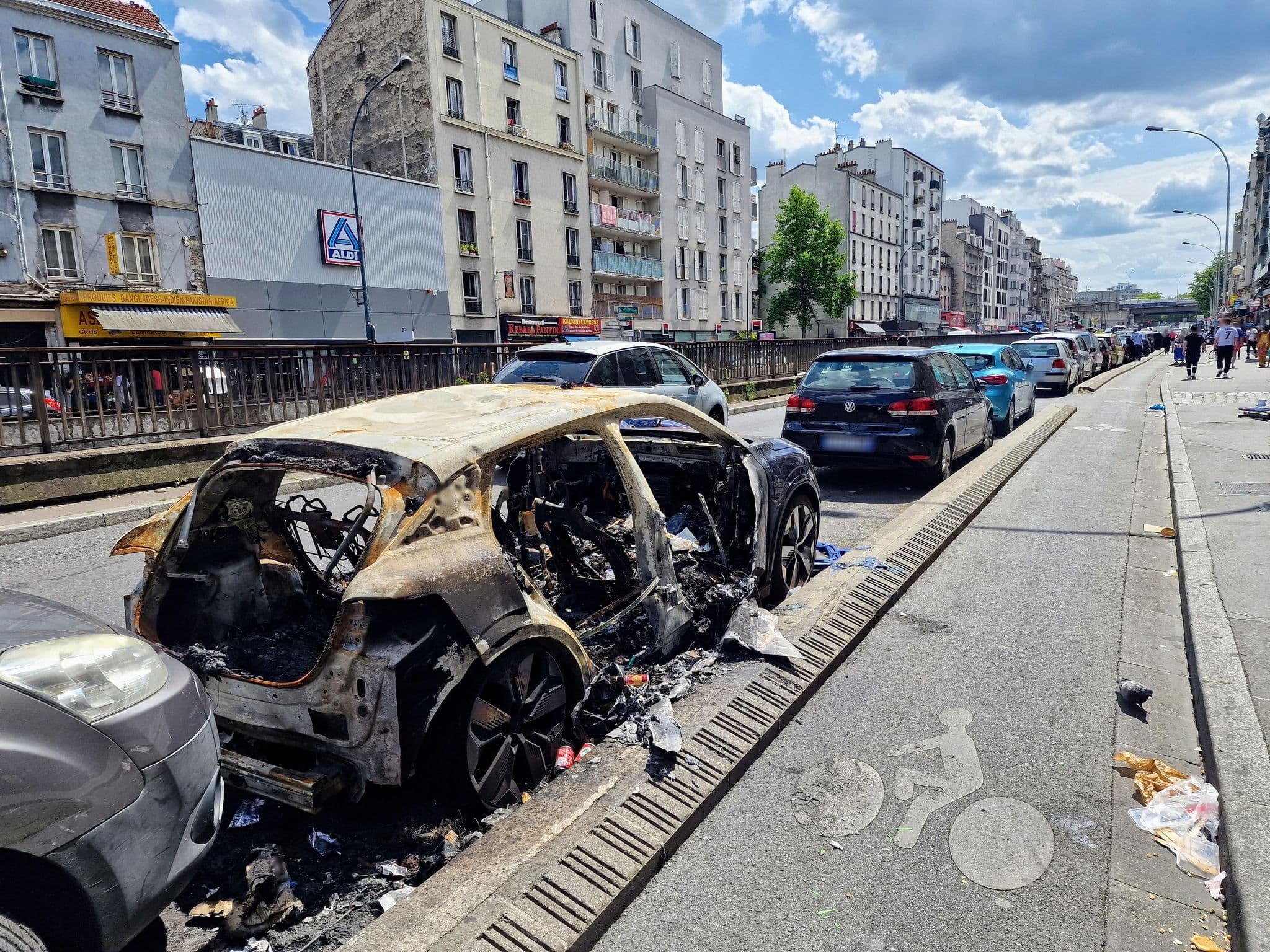 Street view near Le Triomphe d'Aubervilliers, Aubervilliers — © km2bp (CC BY-SA · Mapillary)