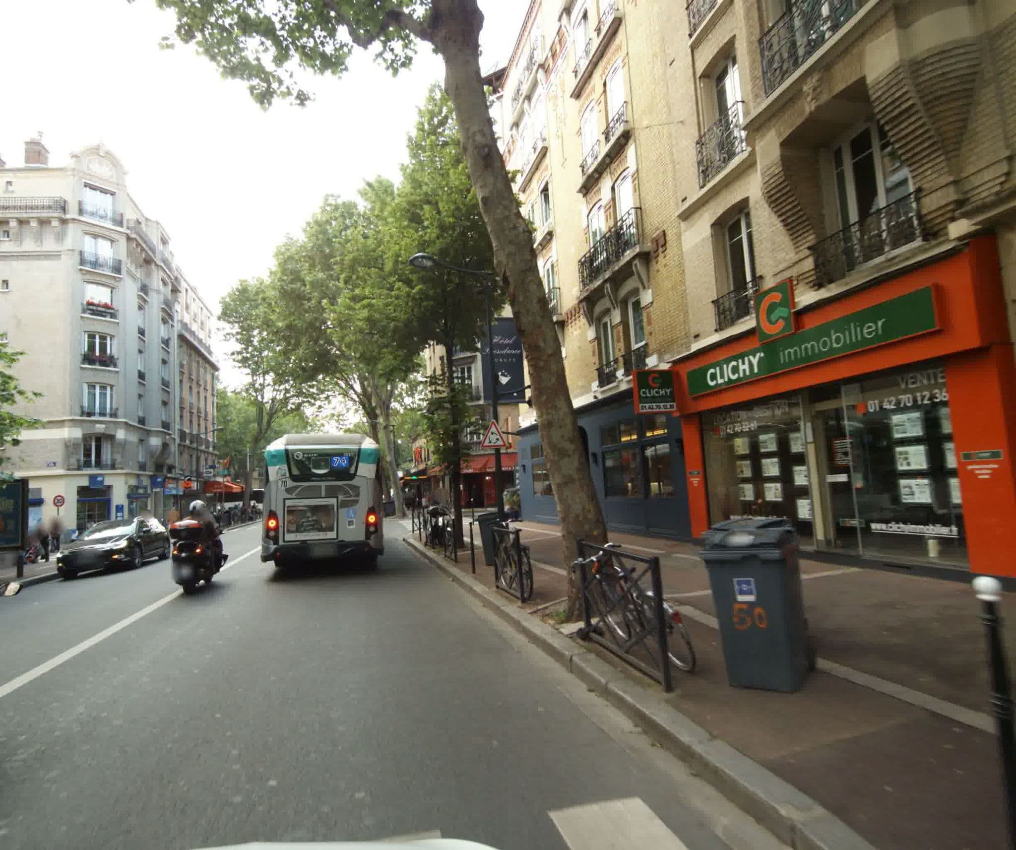 Street view near Hôtel Europe, Clichy — © sogefi (CC BY-SA · Mapillary)