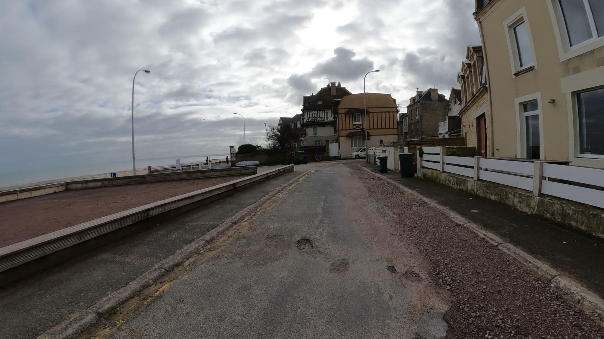 Street view near La cale aux pêcheurs, Lion-sur-Mer — © Nzau (CC BY-SA · Mapillary)