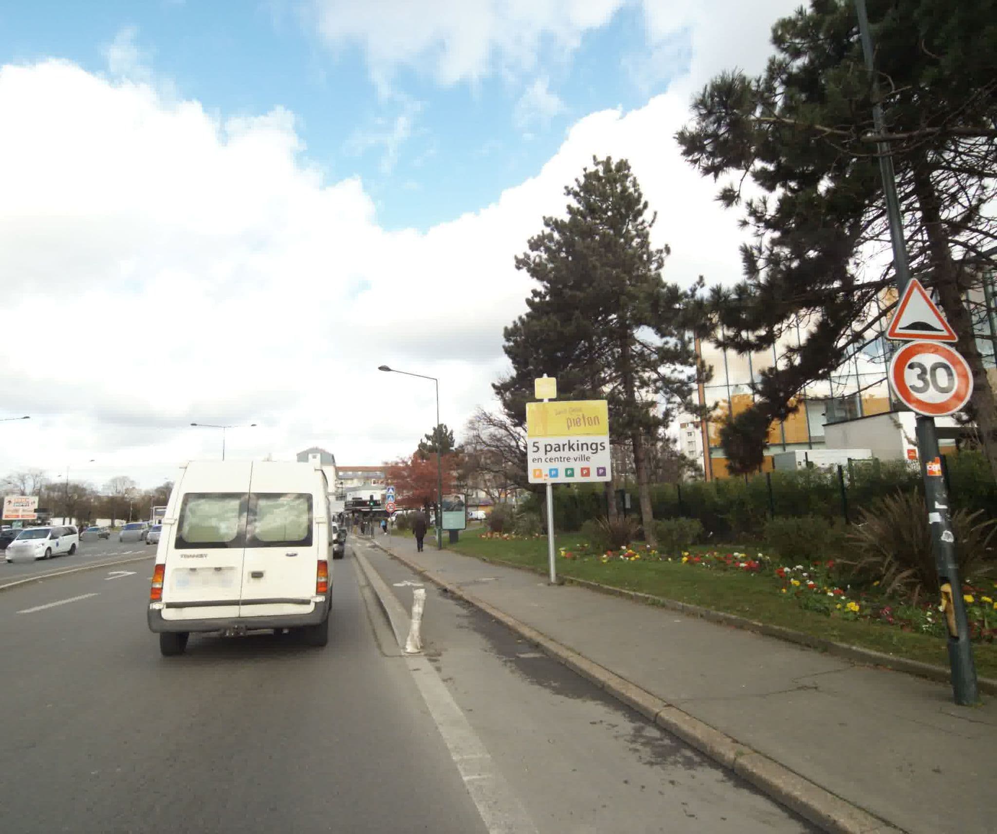 Street view near B&B Hôtel Saint-Denis Porte de Paris, Saint-Denis — © sogefi (CC BY-SA · Mapillary)