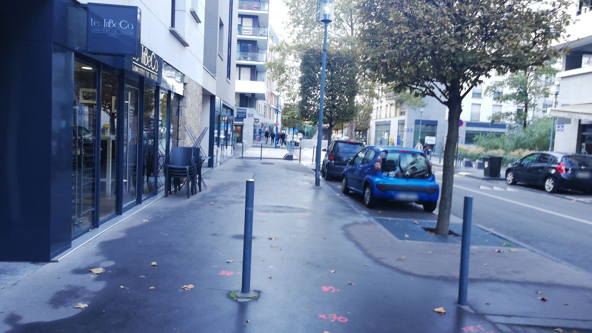Street view near Paris Asnières Park apparthotel, Saint-Ouen — © jeanfrancis (CC BY-SA · Mapillary)