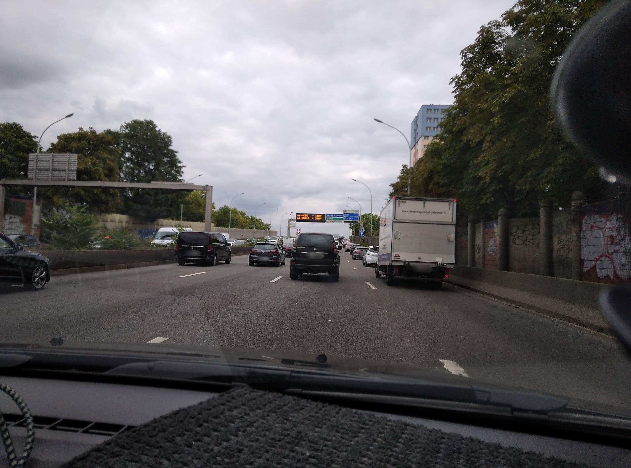 Street view near Hôtel Ibis Paris La Villette, Paris 18 Buttes-Montmartre — © didoudidi77 (CC BY-SA · Mapillary)