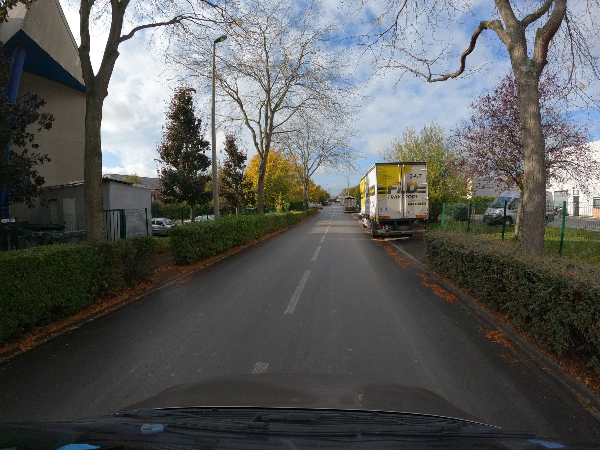 Street view near In het hotel😴, Chelles — © stephanep (CC BY-SA · Mapillary)