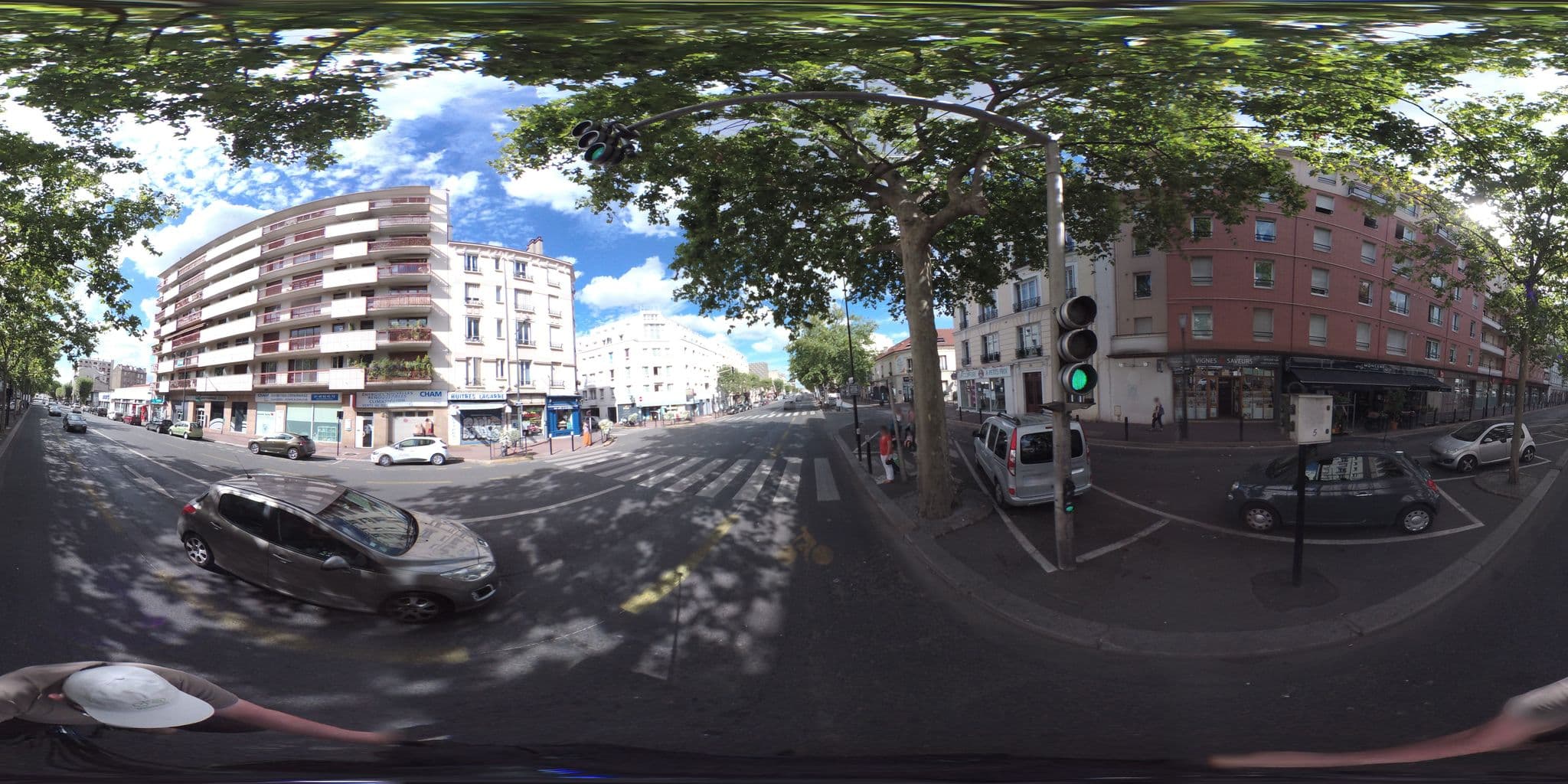 Street view near Bleu Marine Joinville, Joinville-le-Pont — © geovelo (CC BY-SA · Mapillary)